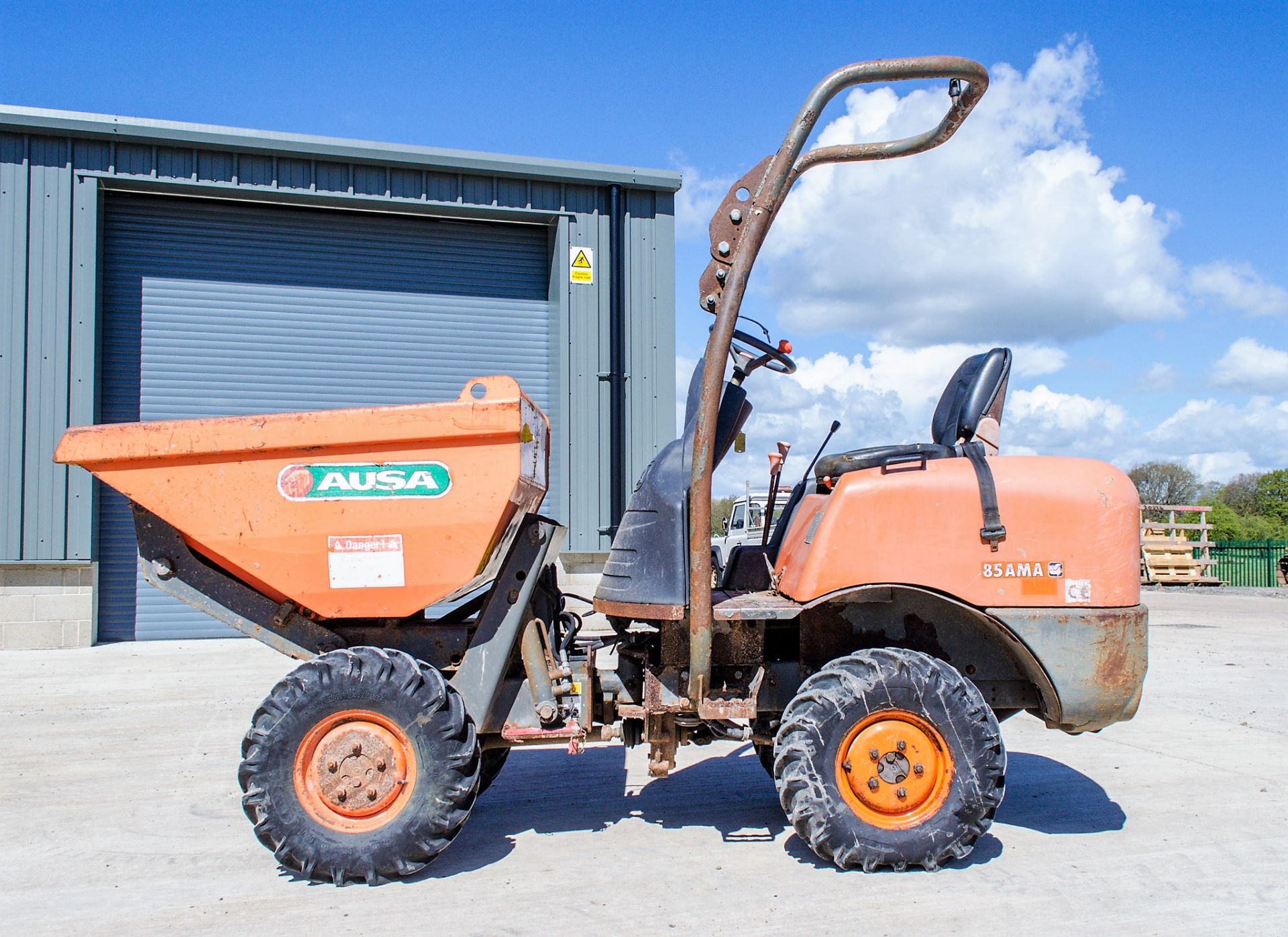 Ausa 85AMA 0.95 tonne hi tip dumper Year: 2004 S/N: 36583 Recorded Hours: 591 - Image 7 of 18