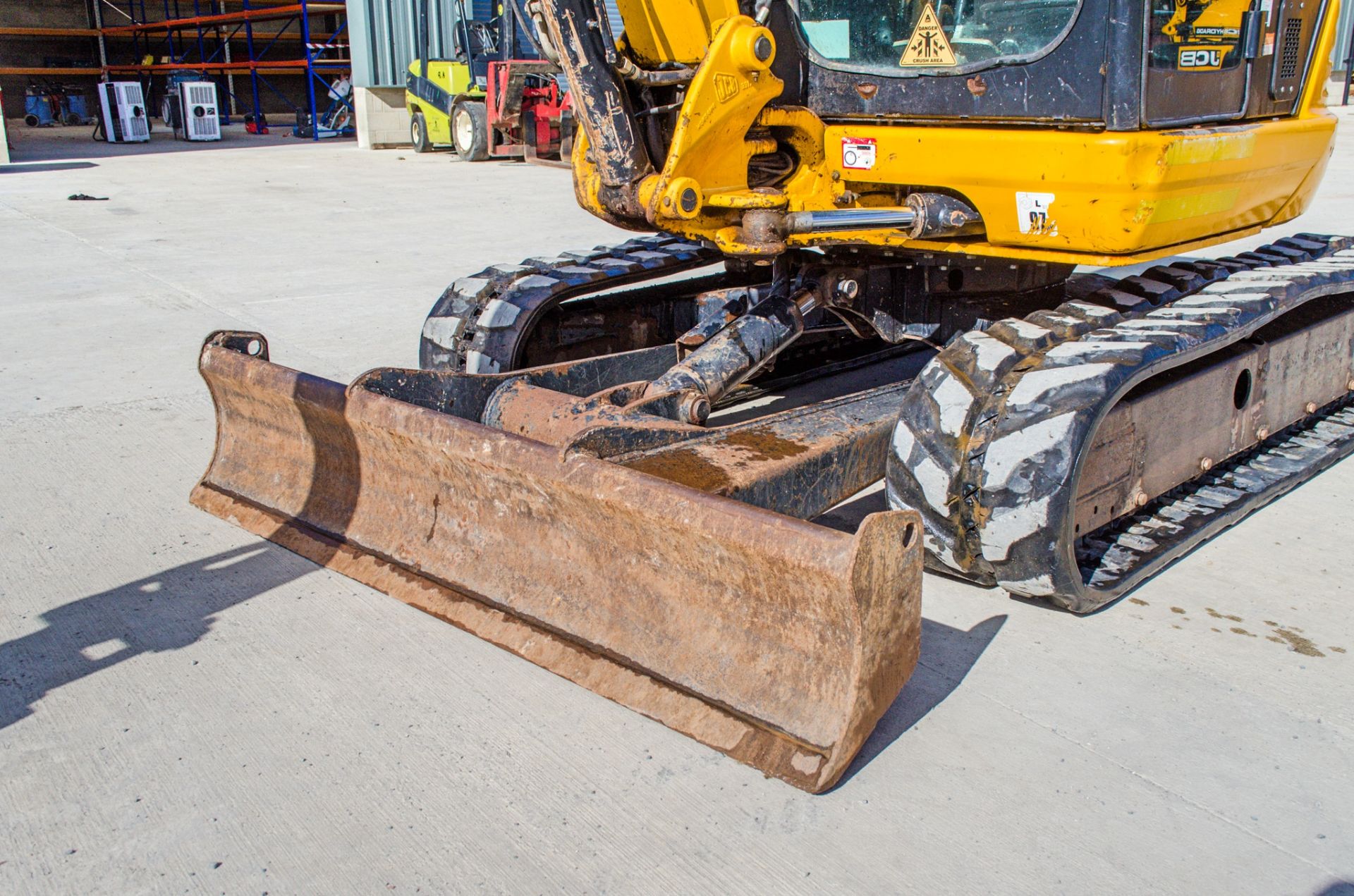 JCB 8055 5.5 tonne rubber tracked mini excavator  Year: 2015 S/N: 2426203 Recorded Hours: 2608 - Image 10 of 18