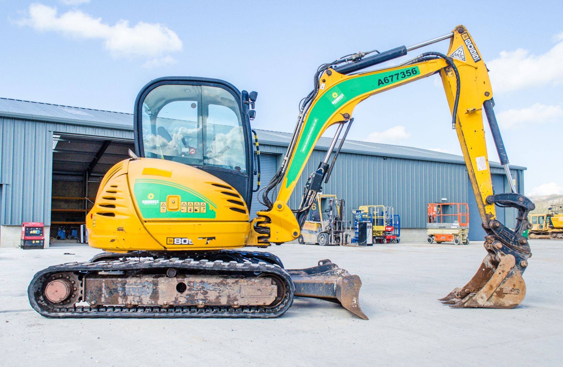 JCB 8055 5.5 tonne rubber tracked mini excavator  Year: 2015 S/N: 2426203 Recorded Hours: 2608 - Image 7 of 18