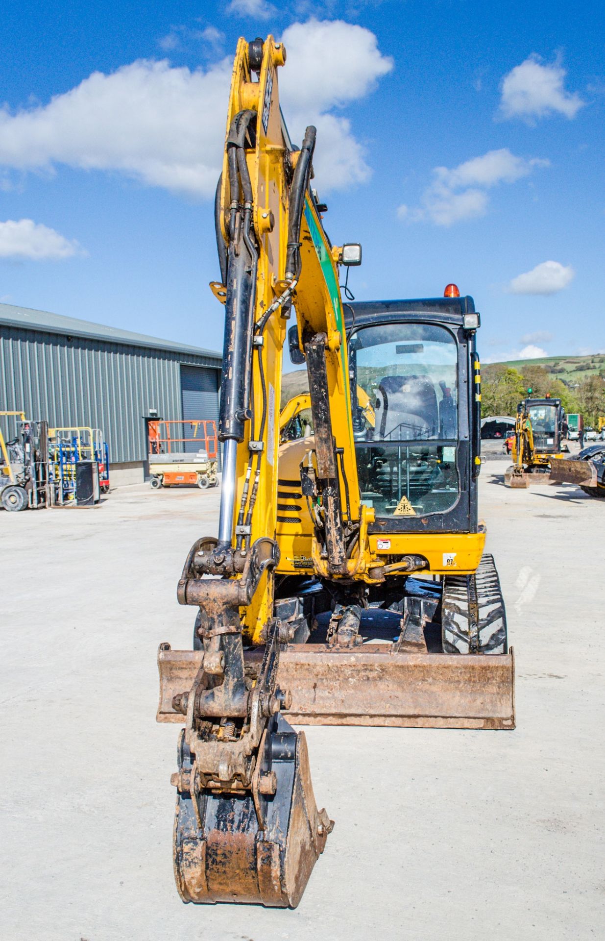 JCB 8055 5.5 tonne rubber tracked mini excavator  Year: 2015 S/N: 2426203 Recorded Hours: 2608 - Image 5 of 18