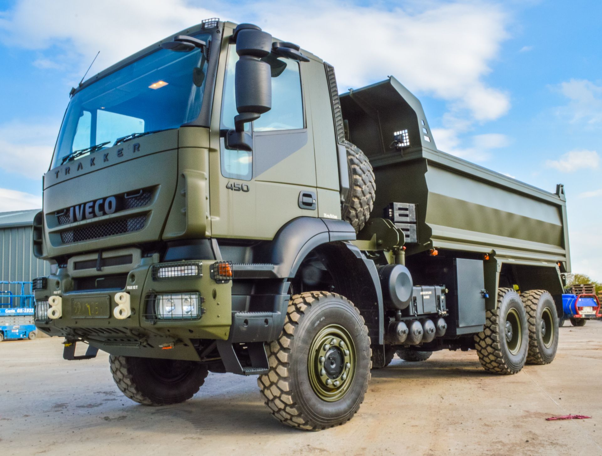 Iveco Trakker 450 6x6 tipping lorry EX MOD Registration Number: 52KM25 Date of Registration:  MOT