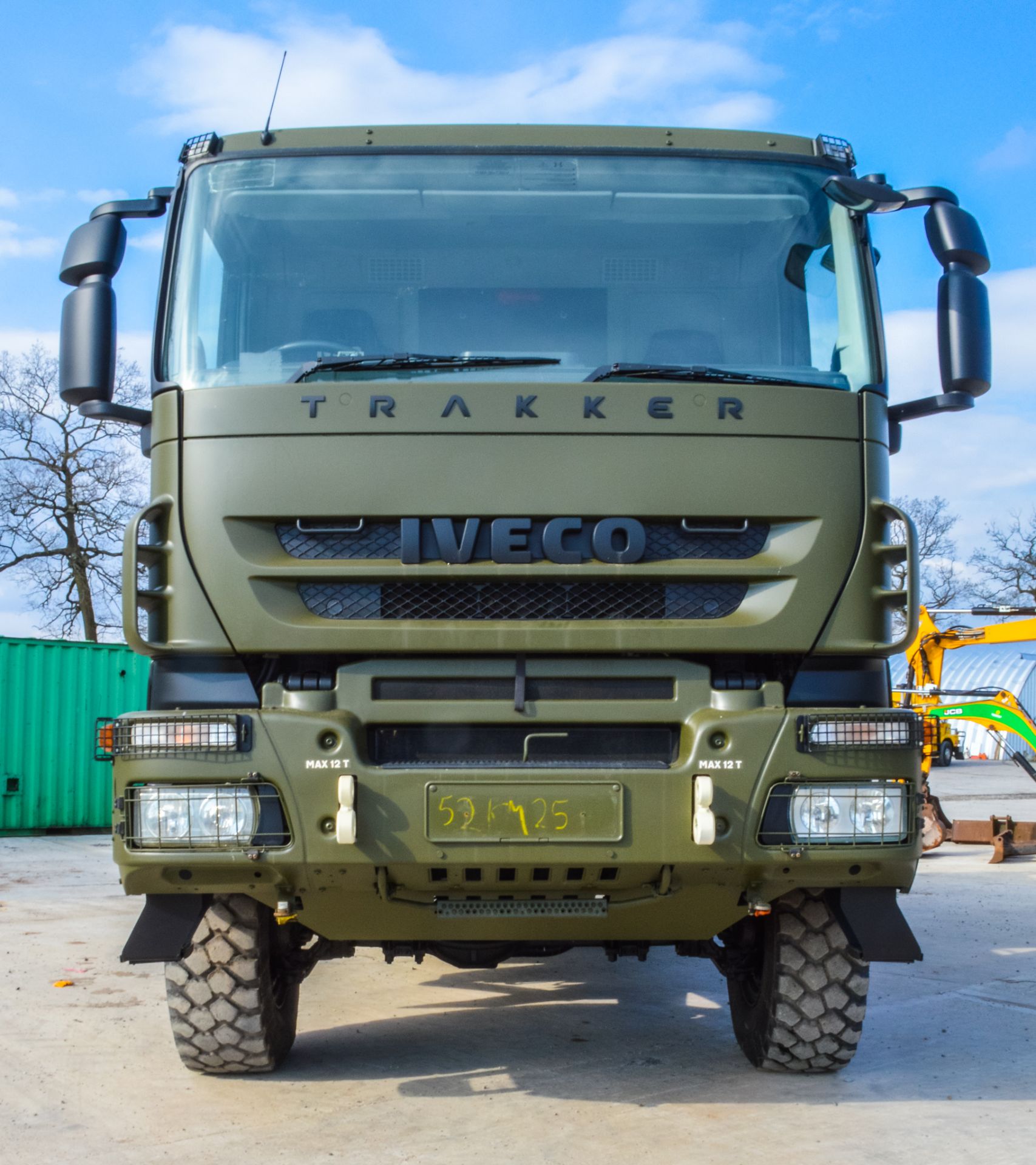 Iveco Trakker 450 6x6 tipping lorry EX MOD Registration Number: 52KM25 Date of Registration:  MOT - Image 5 of 32