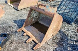 3 ft digging bucket 900mm pins TC