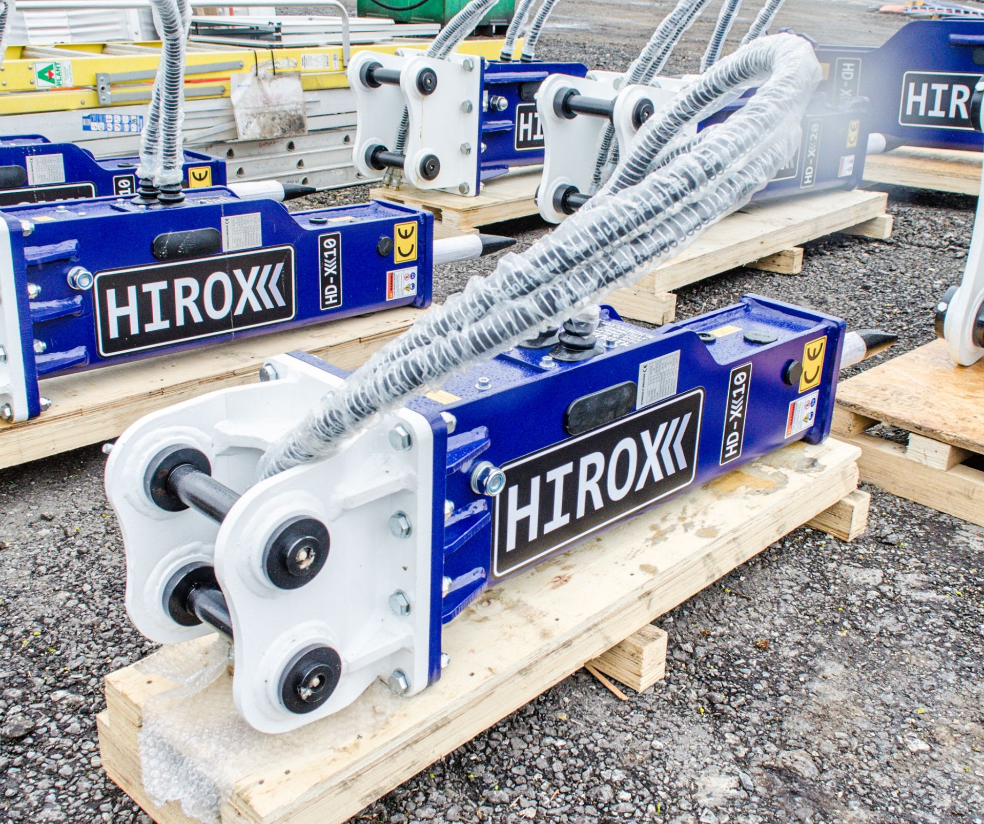 Hirox HDX-10 hydraulic breaker to suit 1.5 to 4 tonne machine Year: 2021 c/w tool kit   ** New &