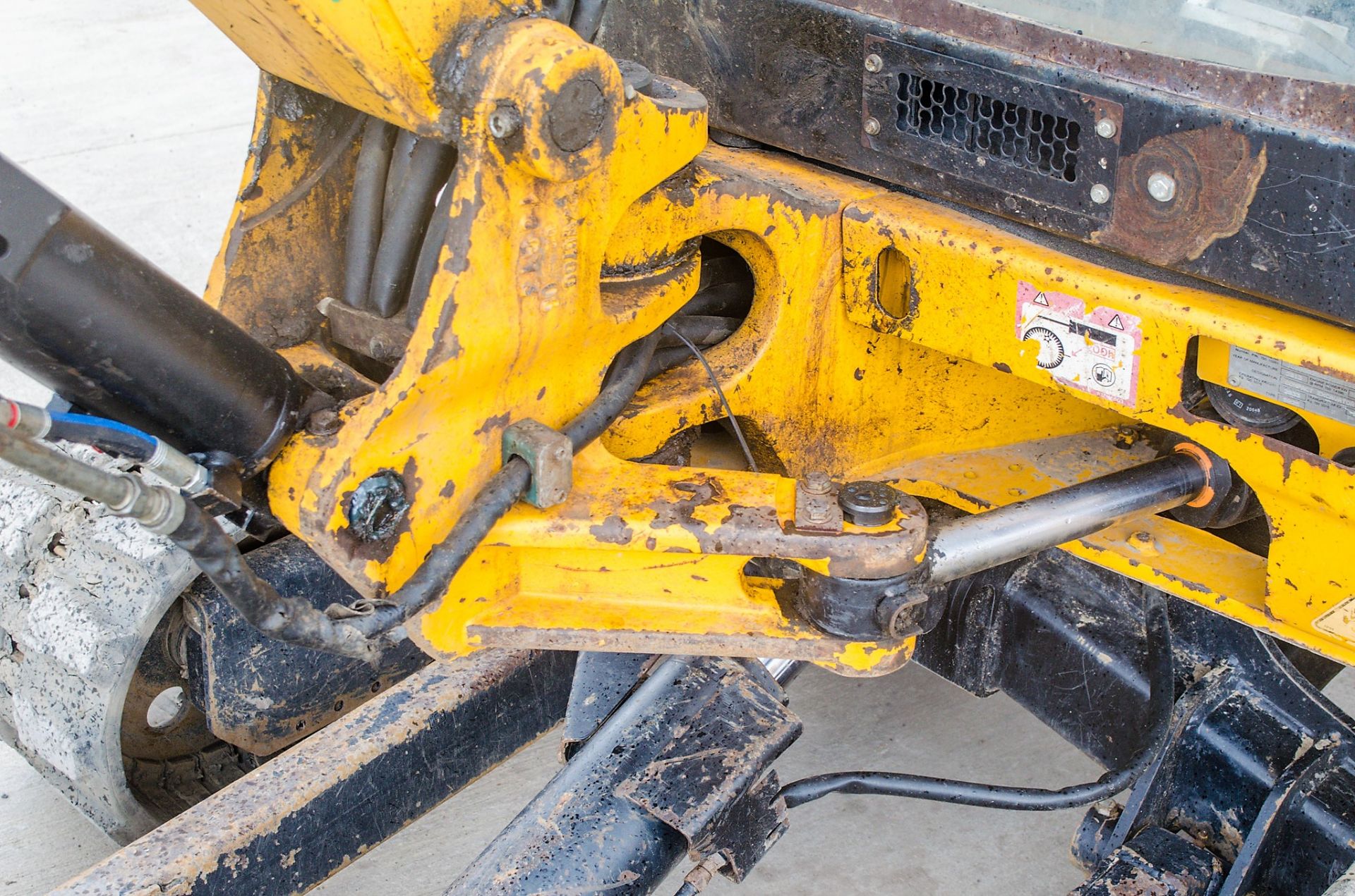 JCB 8025 ZTS 2.5 tonne rubber tracked mini excavator  Year: 2013 S/N: 2226198 Recorded Hours: 2648 - Bild 10 aus 17
