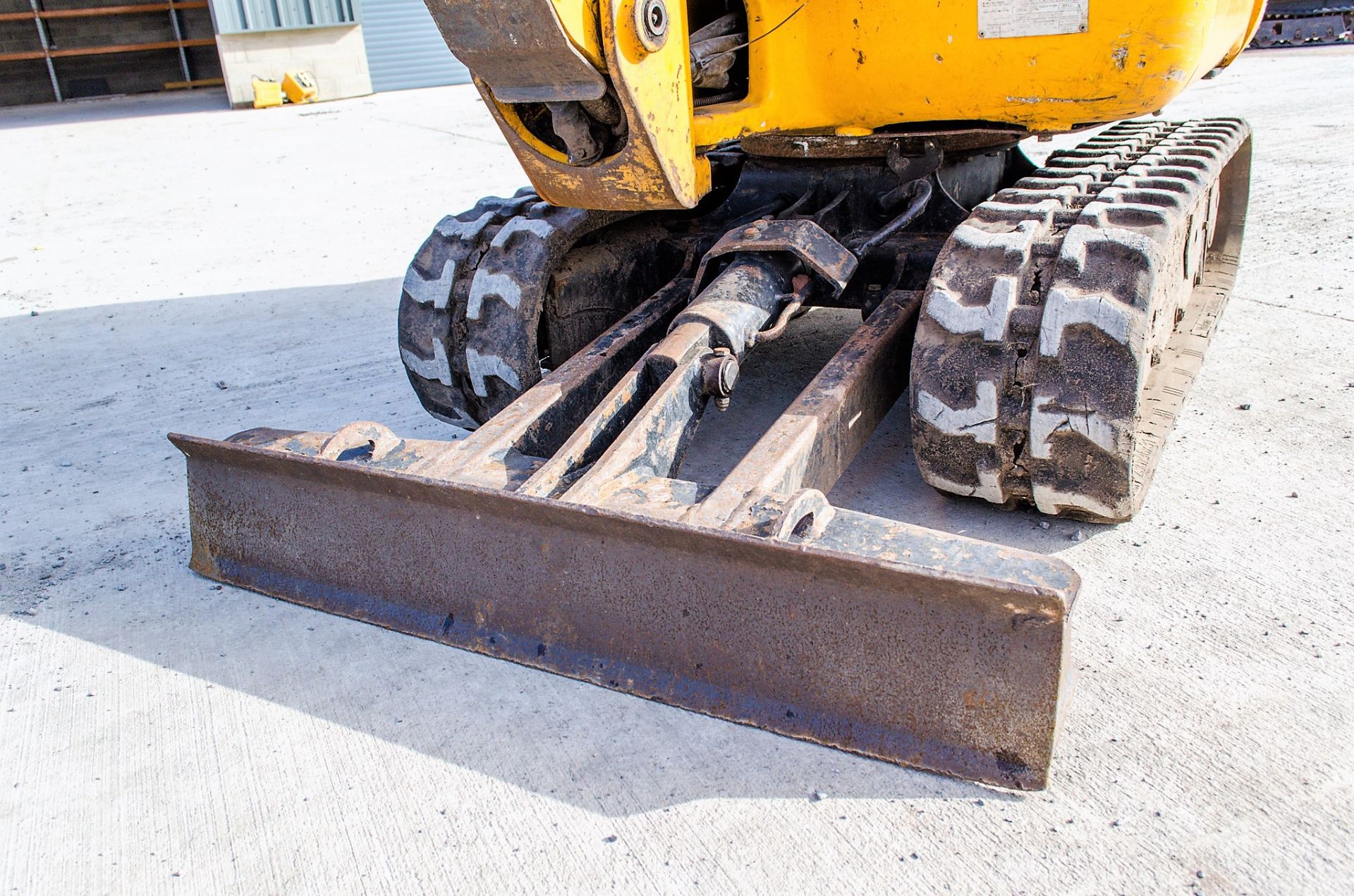 JCB 8014 CTS 1.5 tonne rubber tracked mini excavator Year: 2016 S/N: 2475227 Recorded Hours: 1133 - Image 12 of 18