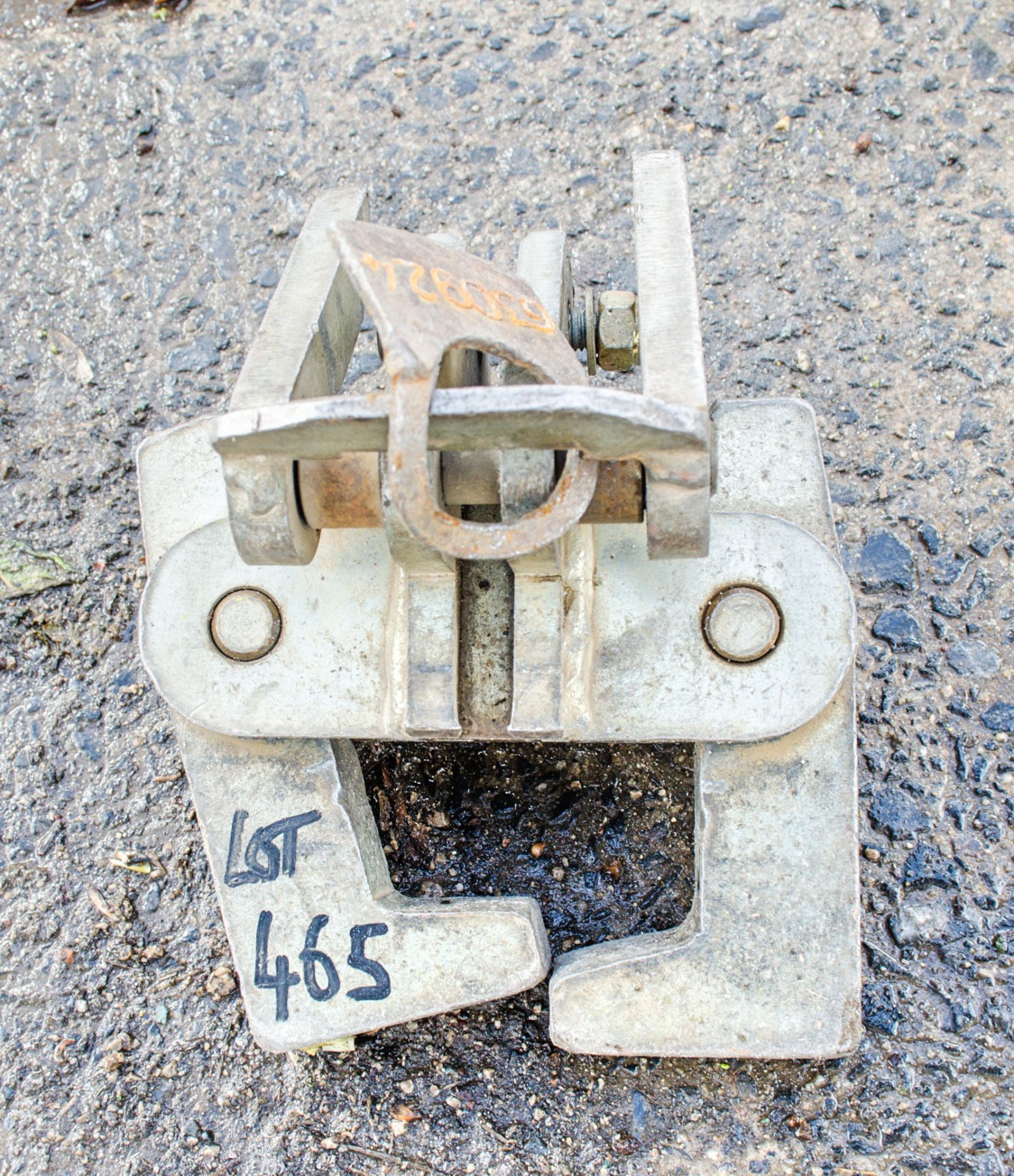 Rail clamp A630924