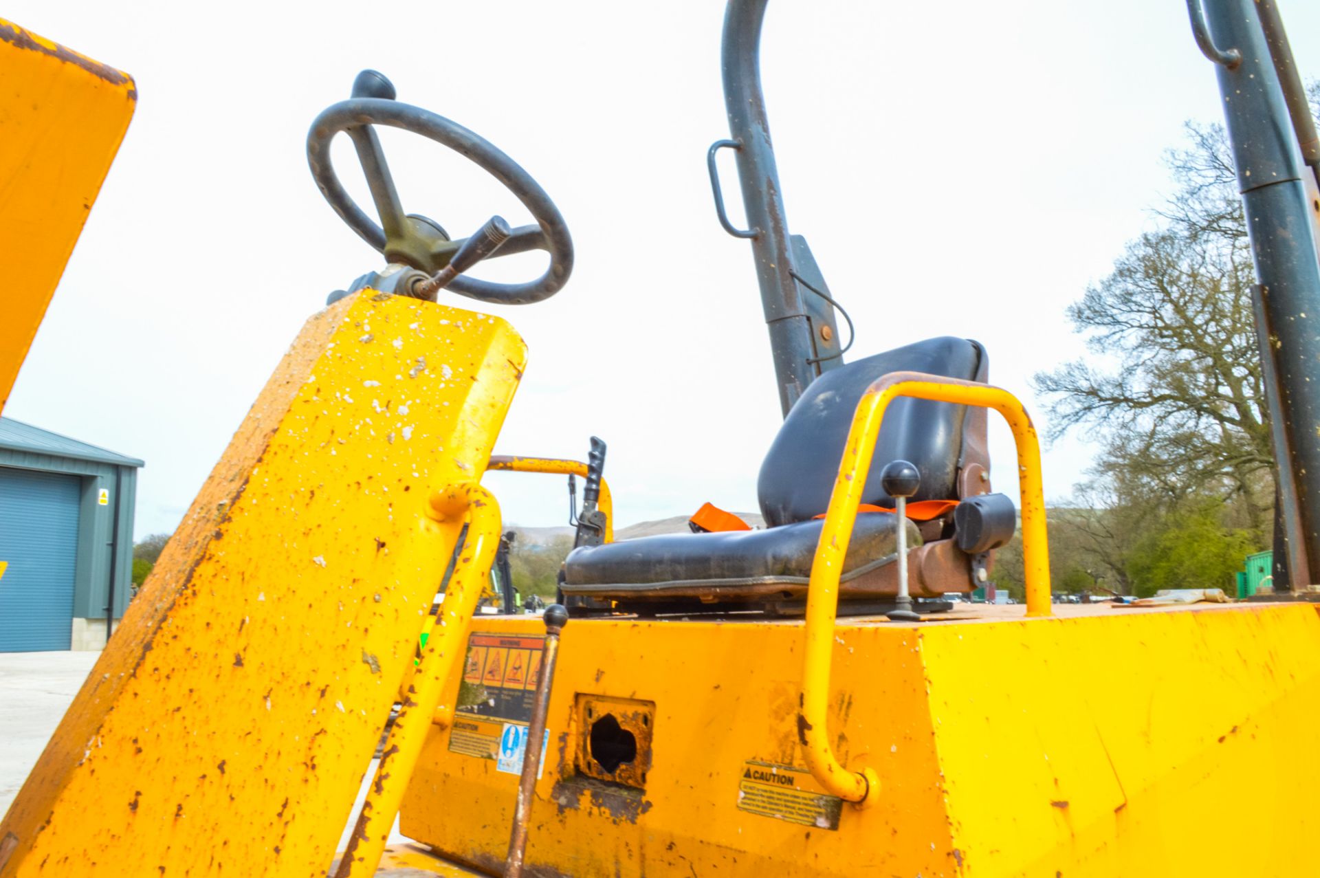 Thwaites 6 tonne swivel skip dumper Year: 2008 S/N:07B6325 Recorded Hours: 3964 1574 - Image 17 of 19