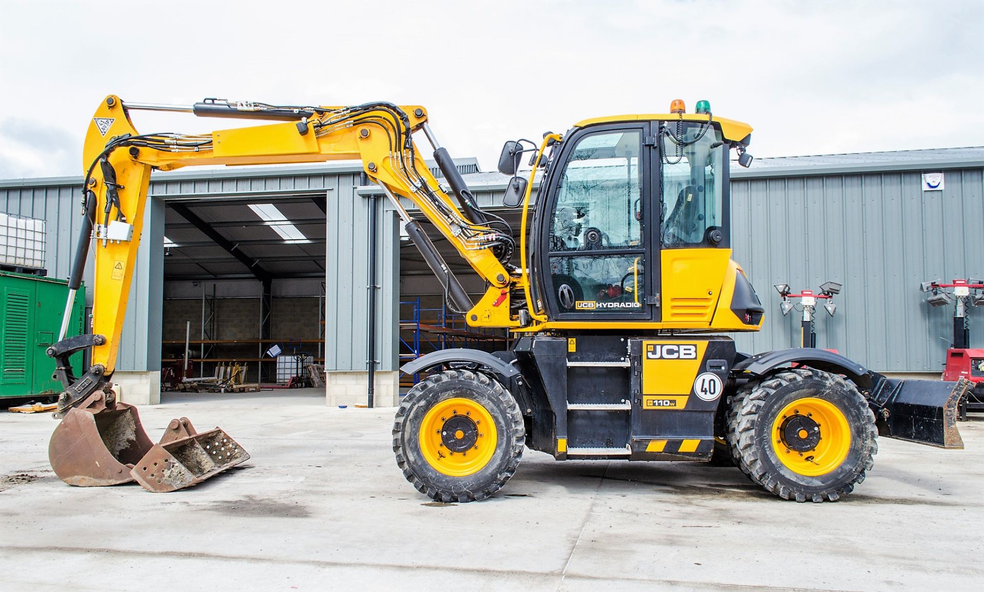 JCB 110W Ti 4F Hydradig 11 tonne wheeled excavator Year: 2019 S/N: 2496630 Recorded Hours: 926 - Image 7 of 26