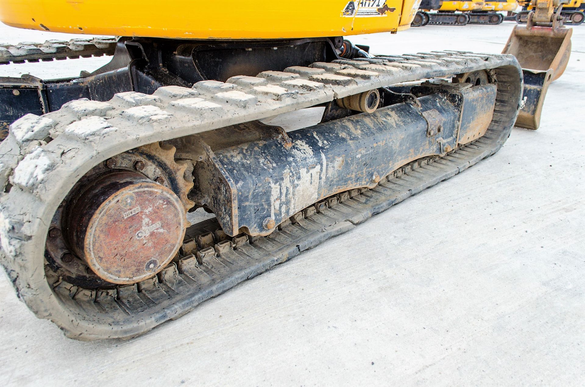 JCB 8025 ZTS 2.5 tonne rubber tracked mini excavator  Year: 2013 S/N: 2226198 Recorded Hours: 2648 - Image 11 of 17