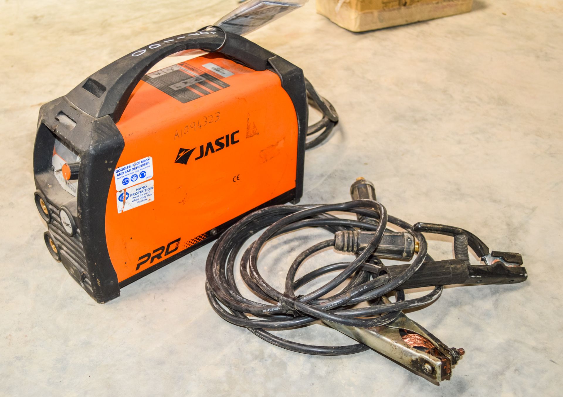 Jasic ARC200 110v arc welder c/w leads A1094323