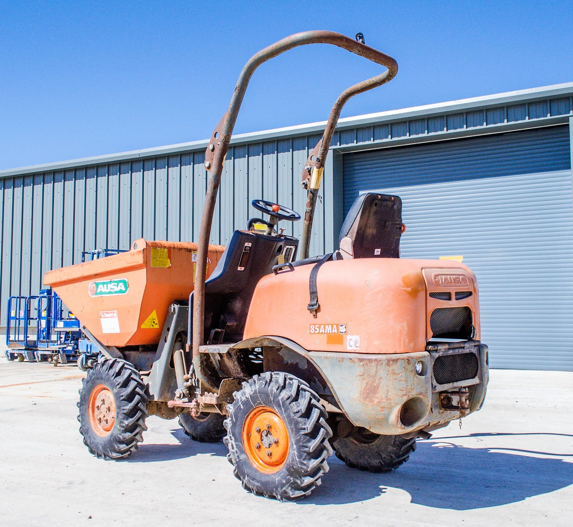 Ausa 85AMA 0.95 tonne hi tip dumper Year: 2004 S/N: 36583 Recorded Hours: 591 - Image 3 of 18