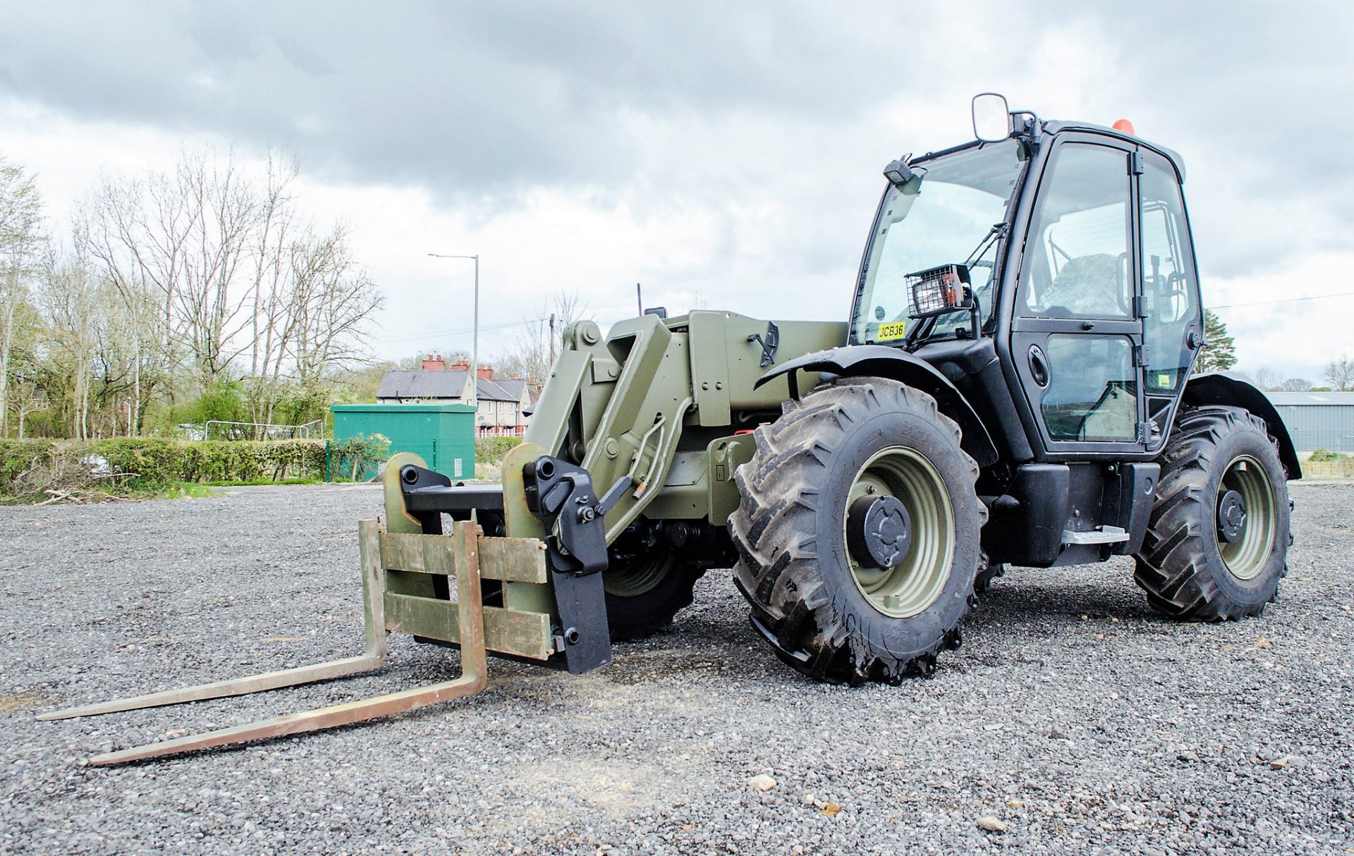 JCB 541-70 7 metre telescopic handler (EX MOD) Year: 2007 S/N: 71422236 Recorded Hours: 9.9 (Clock