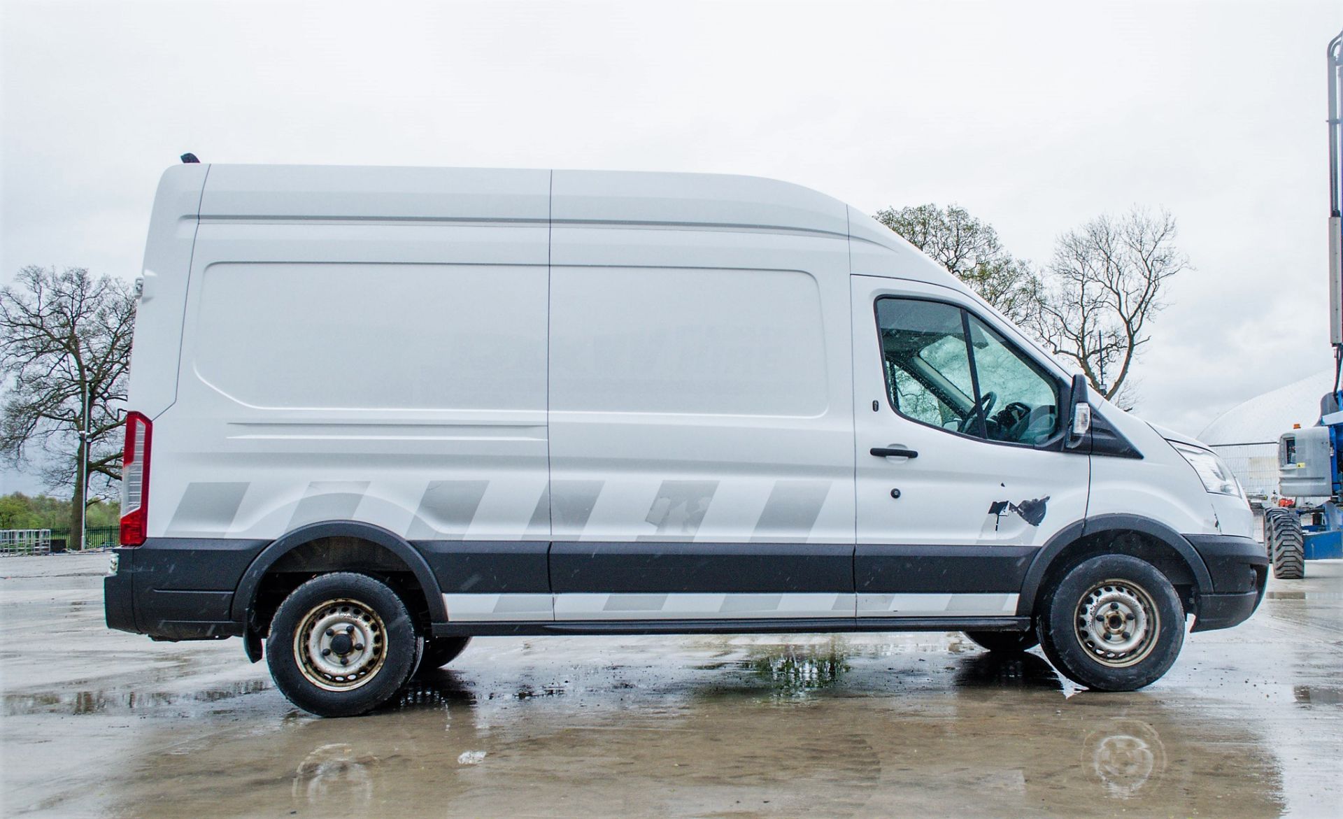 Ford Transit 350 panel van Registration Number: NA64 NNX Date of Registration: 27/10/2014 MOT - Image 8 of 18