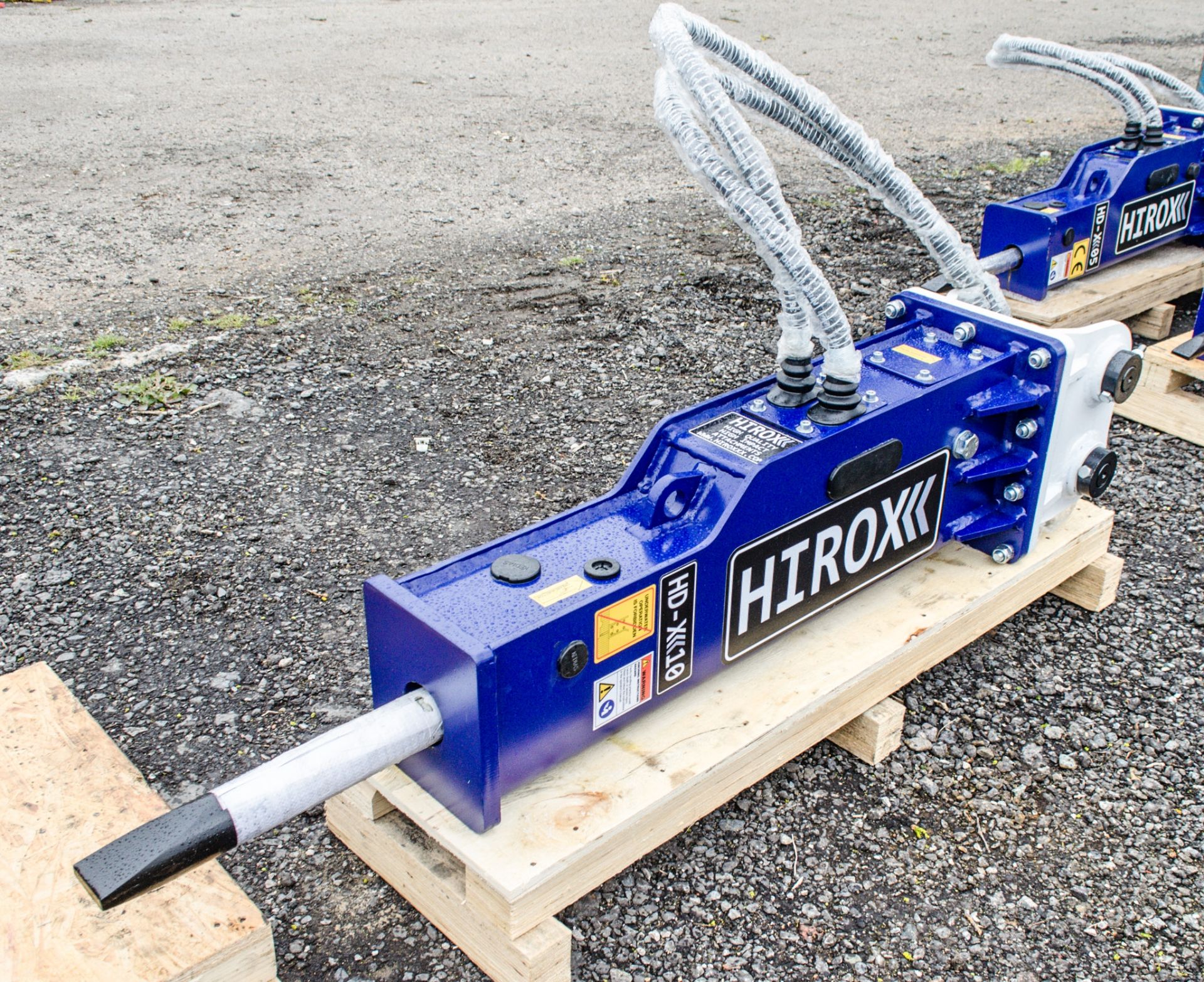 Hirox HDX-10 hydraulic breaker to suit 1.5 to 4 tonne machine Year: 2021 c/w tool kit   ** New & - Image 2 of 4