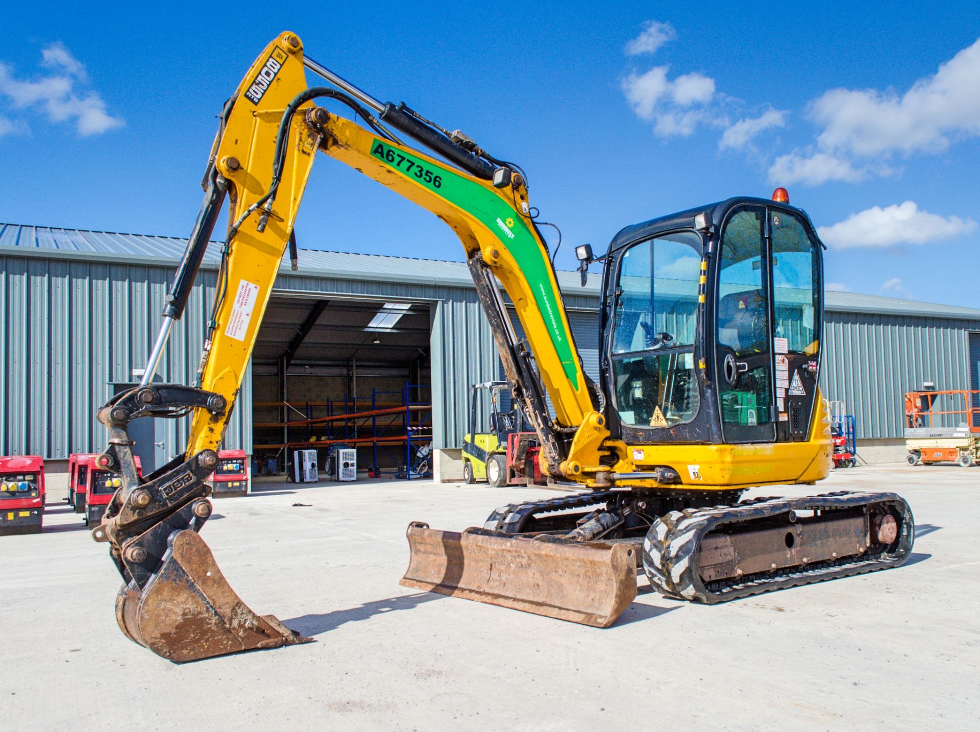 JCB 8055 5.5 tonne rubber tracked mini excavator  Year: 2015 S/N: 2426203 Recorded Hours: 2608