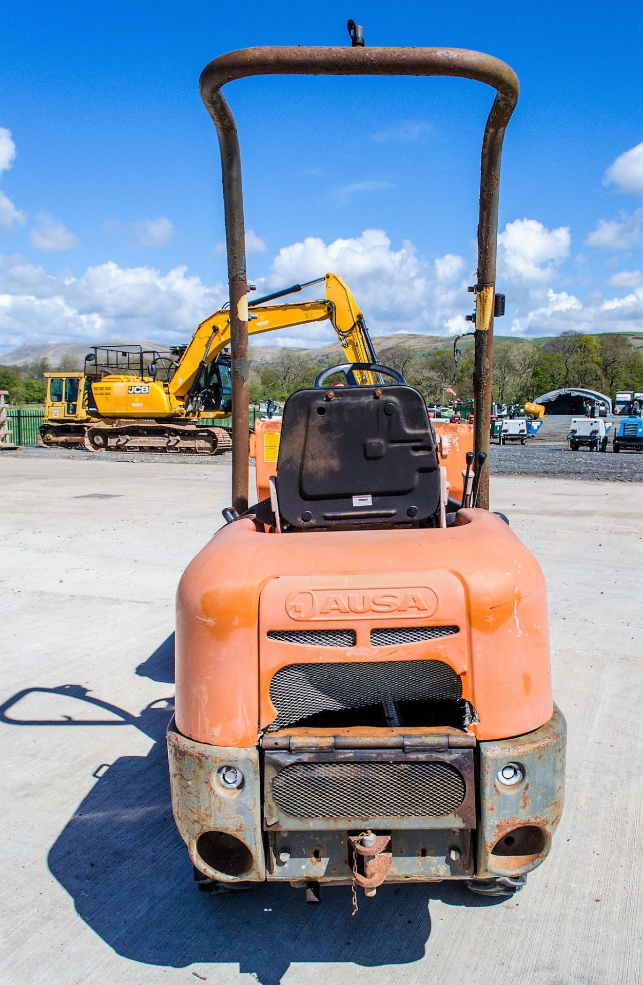 Ausa 85AMA 0.95 tonne hi tip dumper Year: 2004 S/N: 36583 Recorded Hours: 591 - Image 6 of 18