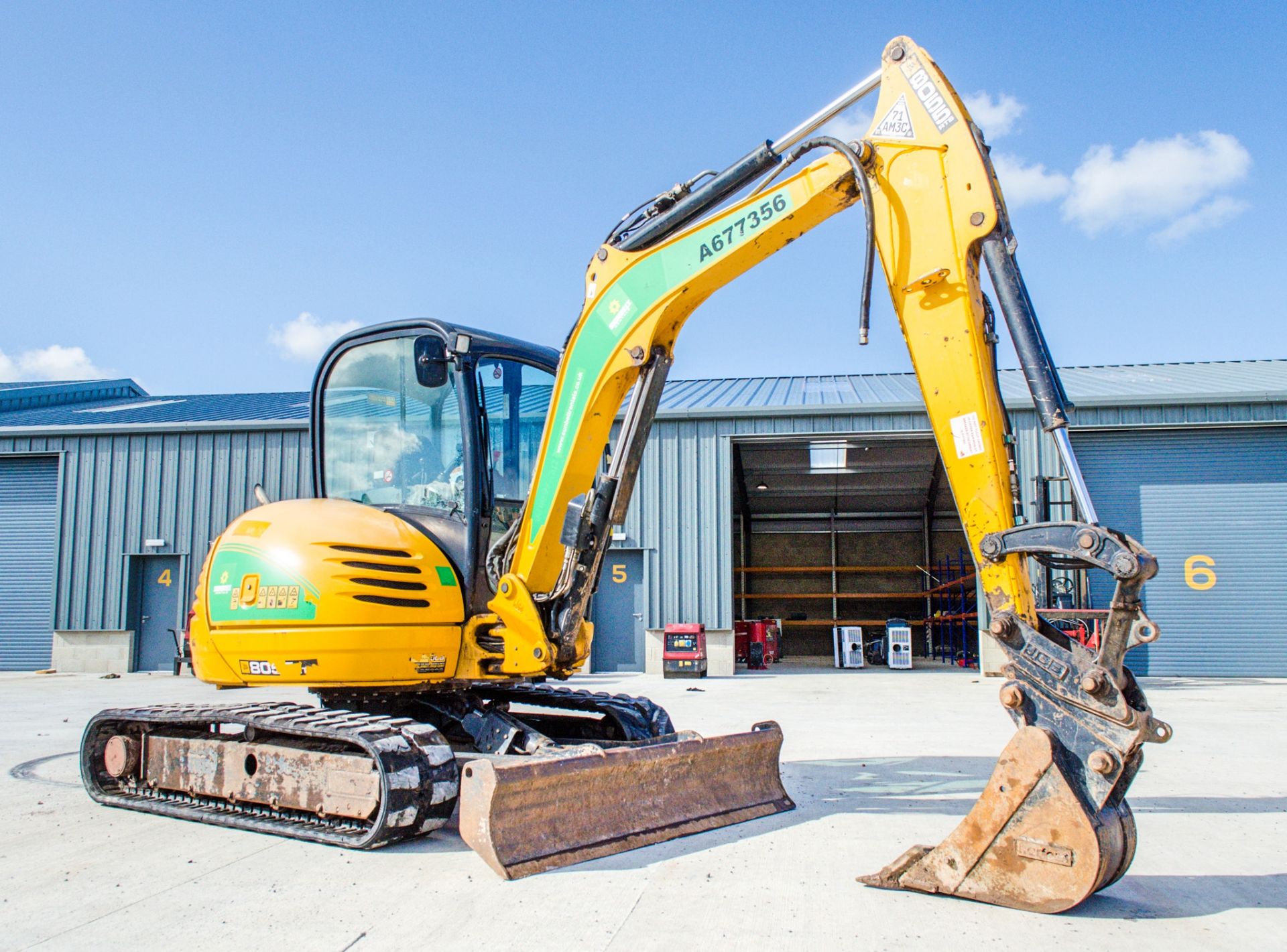 JCB 8055 5.5 tonne rubber tracked mini excavator  Year: 2015 S/N: 2426203 Recorded Hours: 2608 - Image 2 of 18