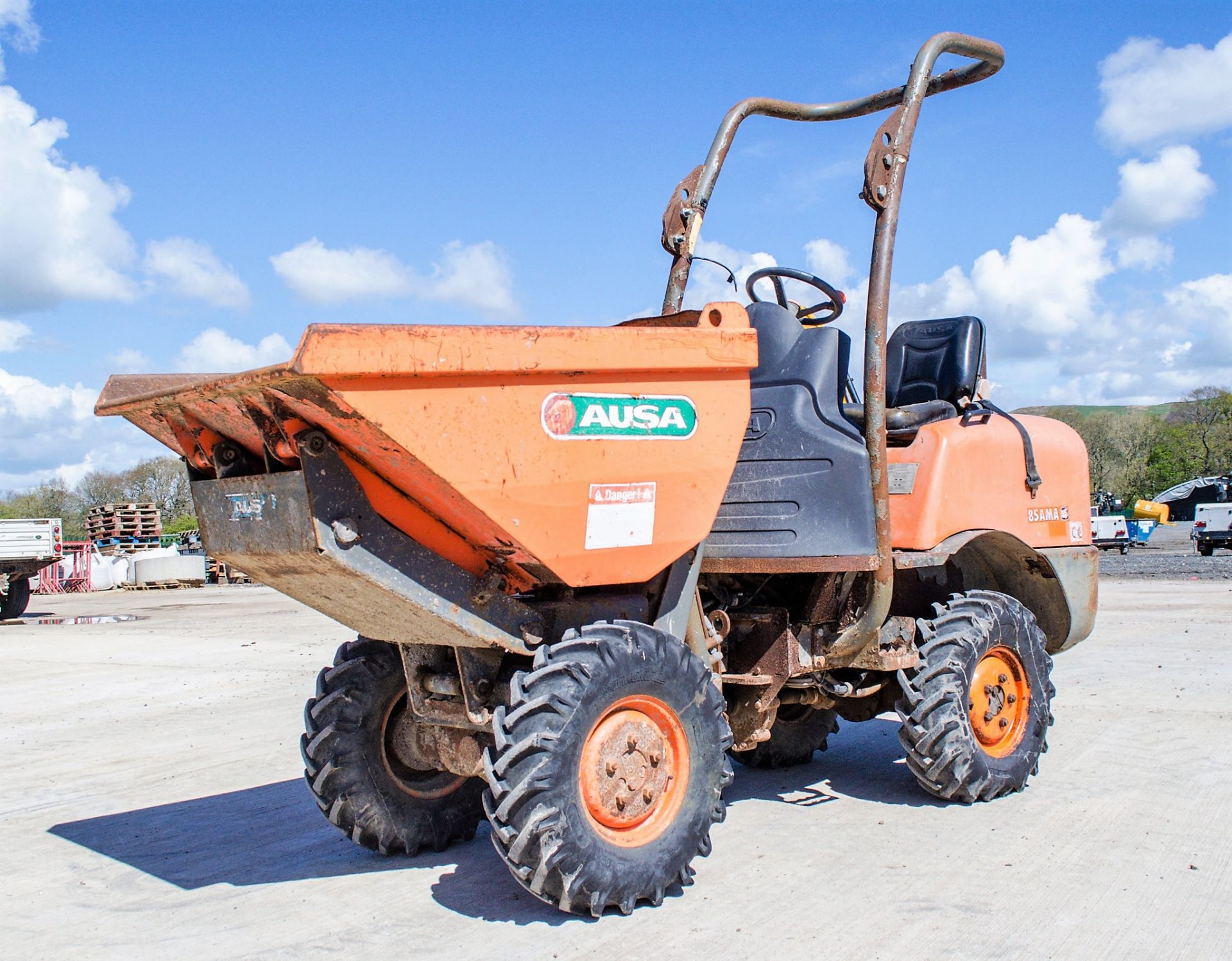 Ausa 85AMA 0.95 tonne hi tip dumper Year: 2004 S/N: 36583 Recorded Hours: 591