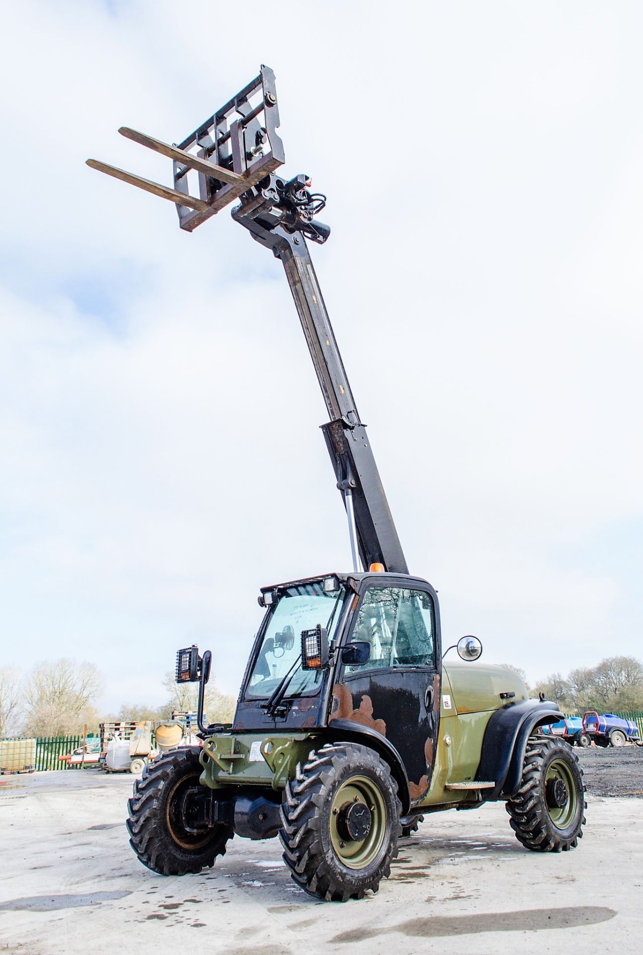 JCB 524-50 5 metre telescopic handler (EX MOD) Year: 2008 S/N: 1417630 Recorded Hours: 1332 - Image 9 of 19