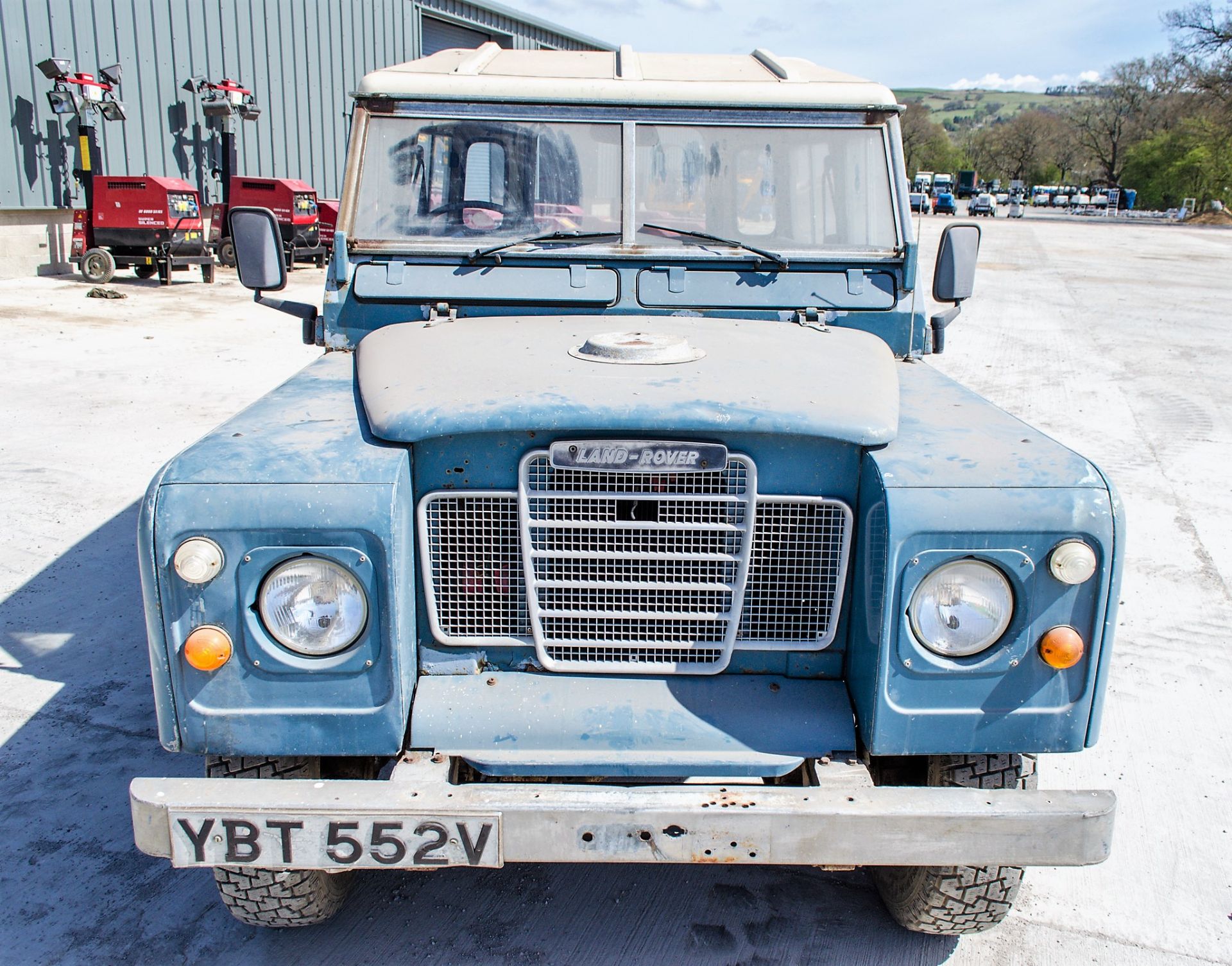 Land Rover 88 2286cc petrol 4wd utility vehicle Registration Number: YBT 552V Date of - Image 5 of 18