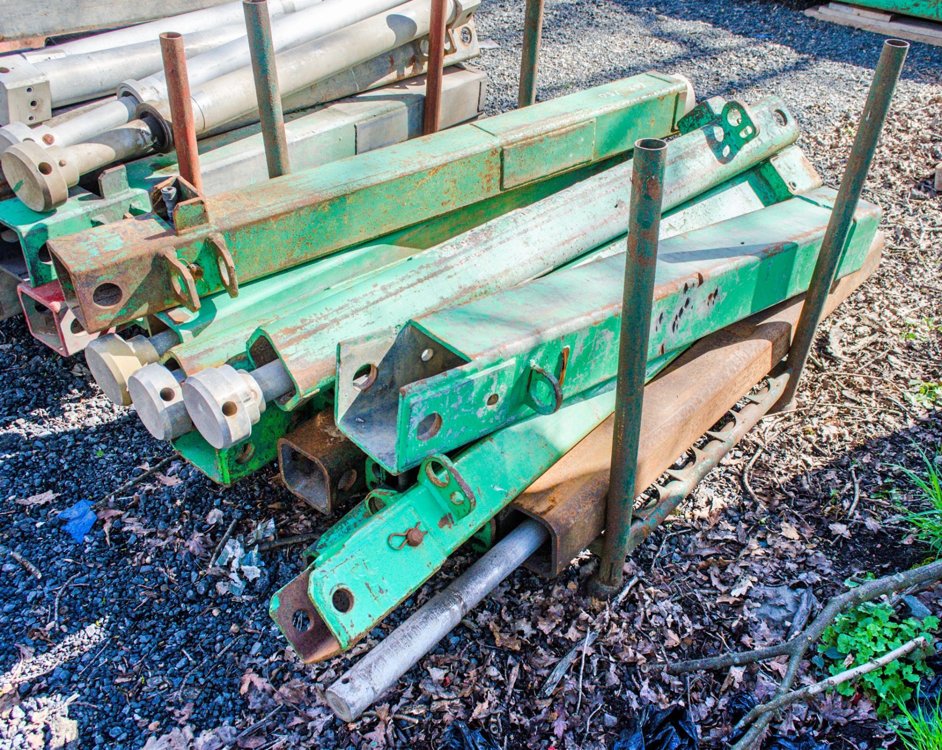 Stillage of 10 5ft shoring props - Image 2 of 2