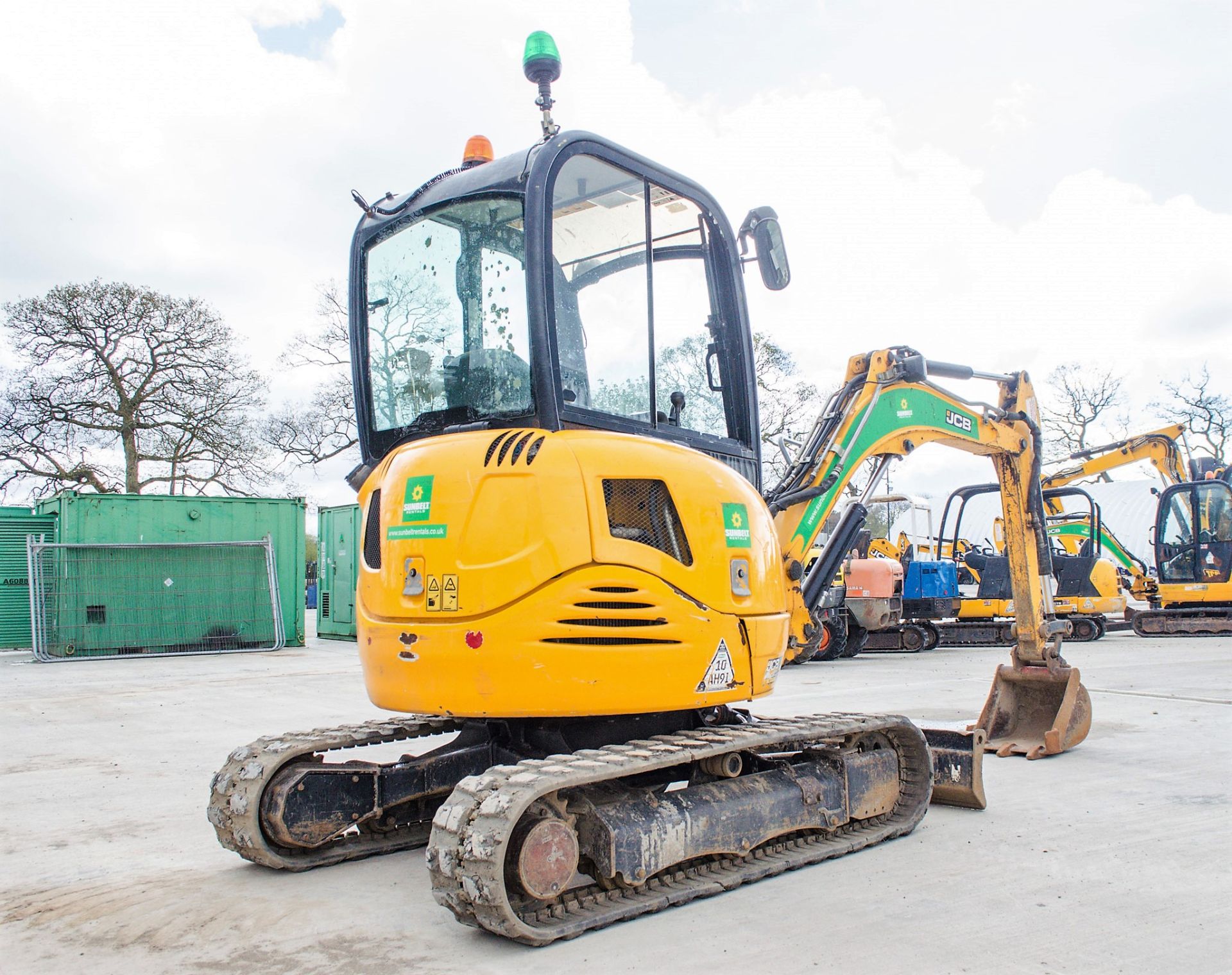 JCB 8025 ZTS 2.5 tonne rubber tracked mini excavator  Year: 2013 S/N: 2226198 Recorded Hours: 2648 - Bild 3 aus 17