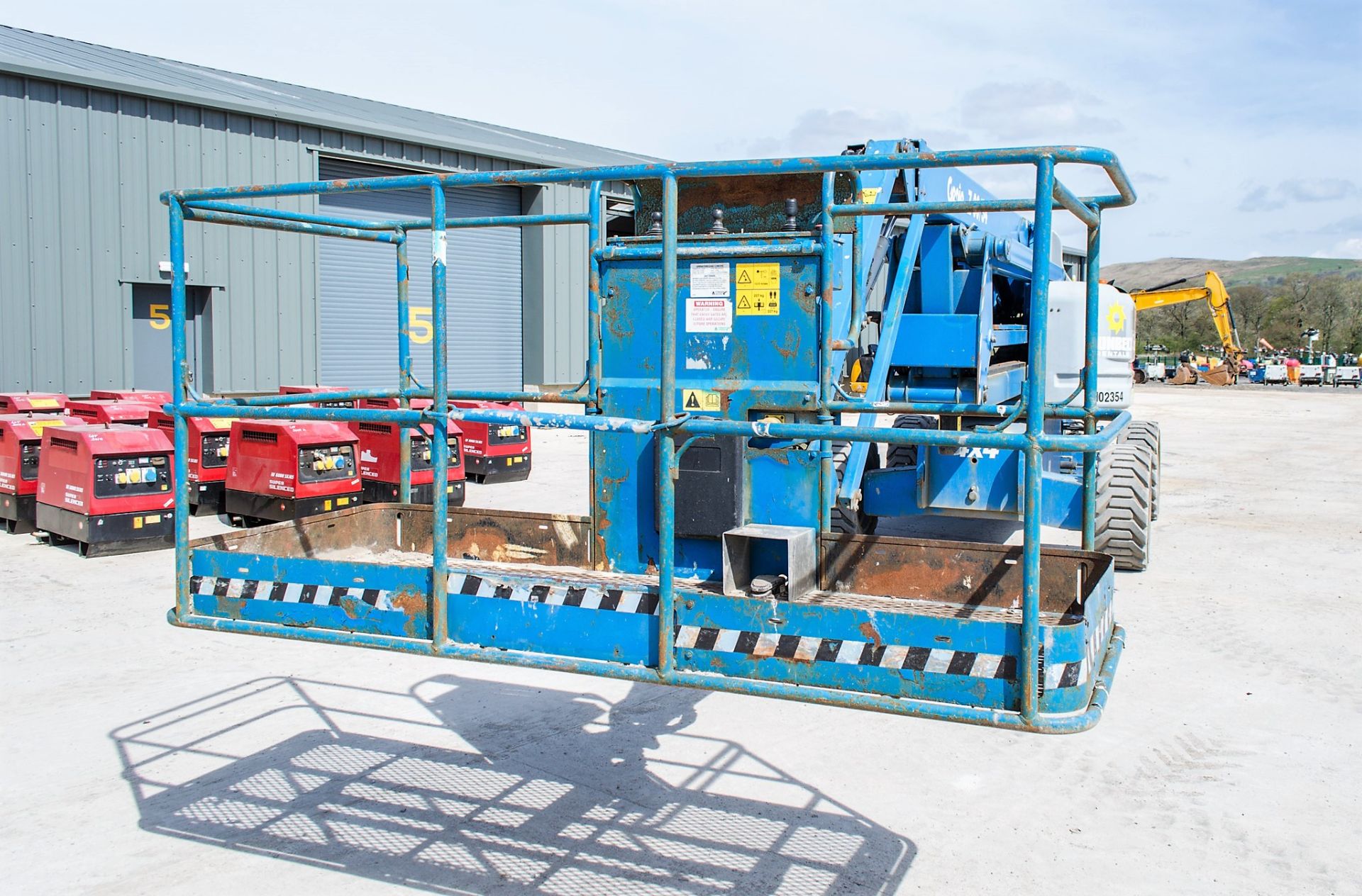 Genie Z60/34 diesel driven articulated boom access platform Year: 2014 S/N: 13399 Recorded Hours: - Image 5 of 16