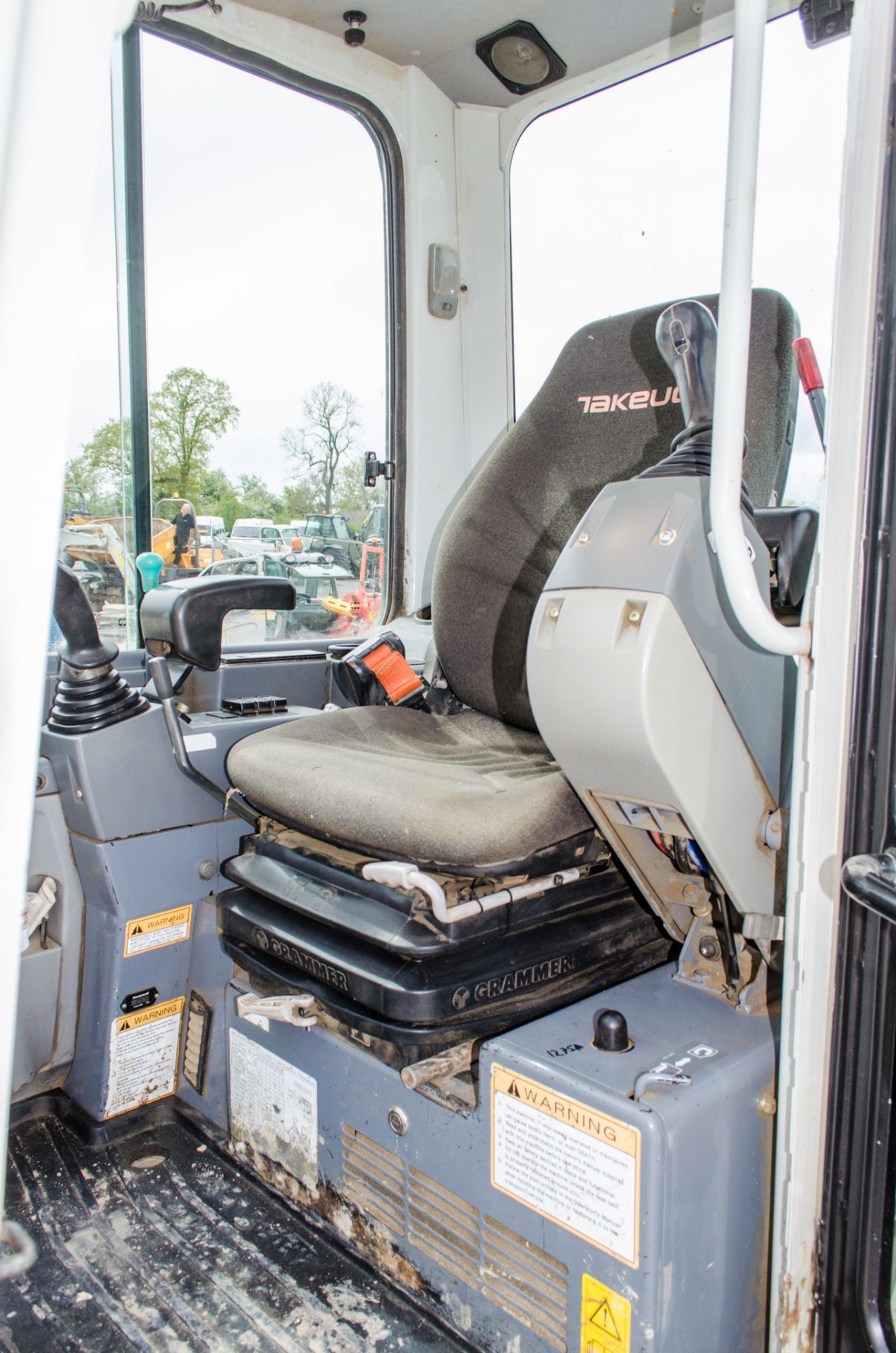 Takeuchi TB228 2.8 tonne rubber tracked mini excavator Year: 2015 S/N: 122804169 Recorded Hours: - Image 20 of 22