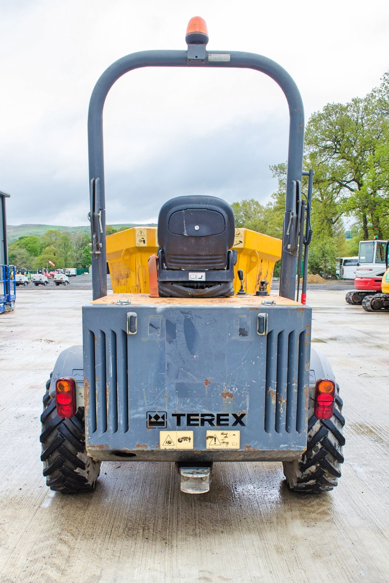 Terex TA3s 3 tonne swivel skip dumper Year: 2014 S/N: EE4PB5518 Recorded Hours: 981 A635089 - Image 6 of 20