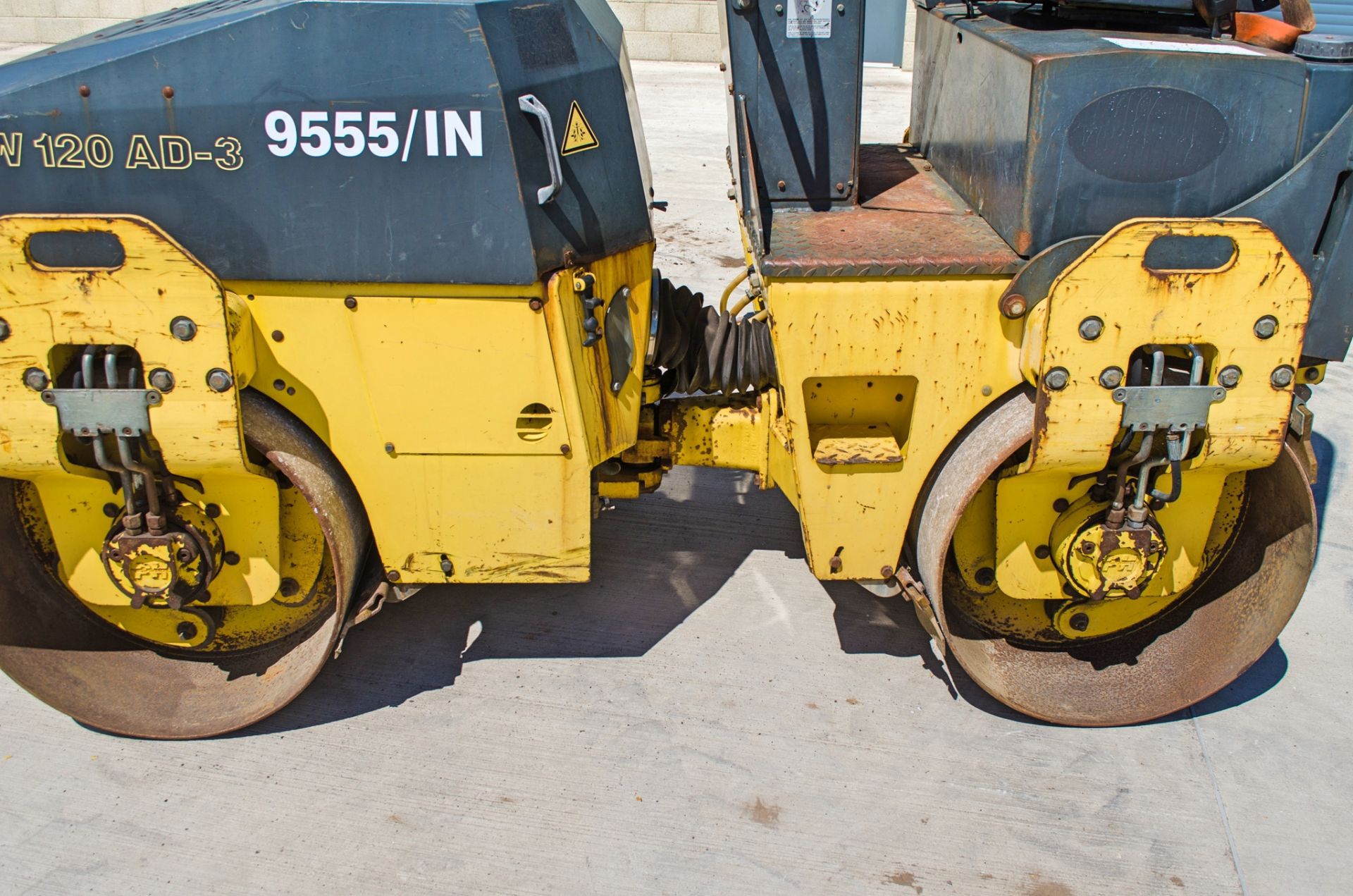 Bomag BW120 AD-3 double drum ride on roller Year: 2000 S/N: 515453 Recorded Hours: 713 SHC 9555/IN - Image 9 of 14