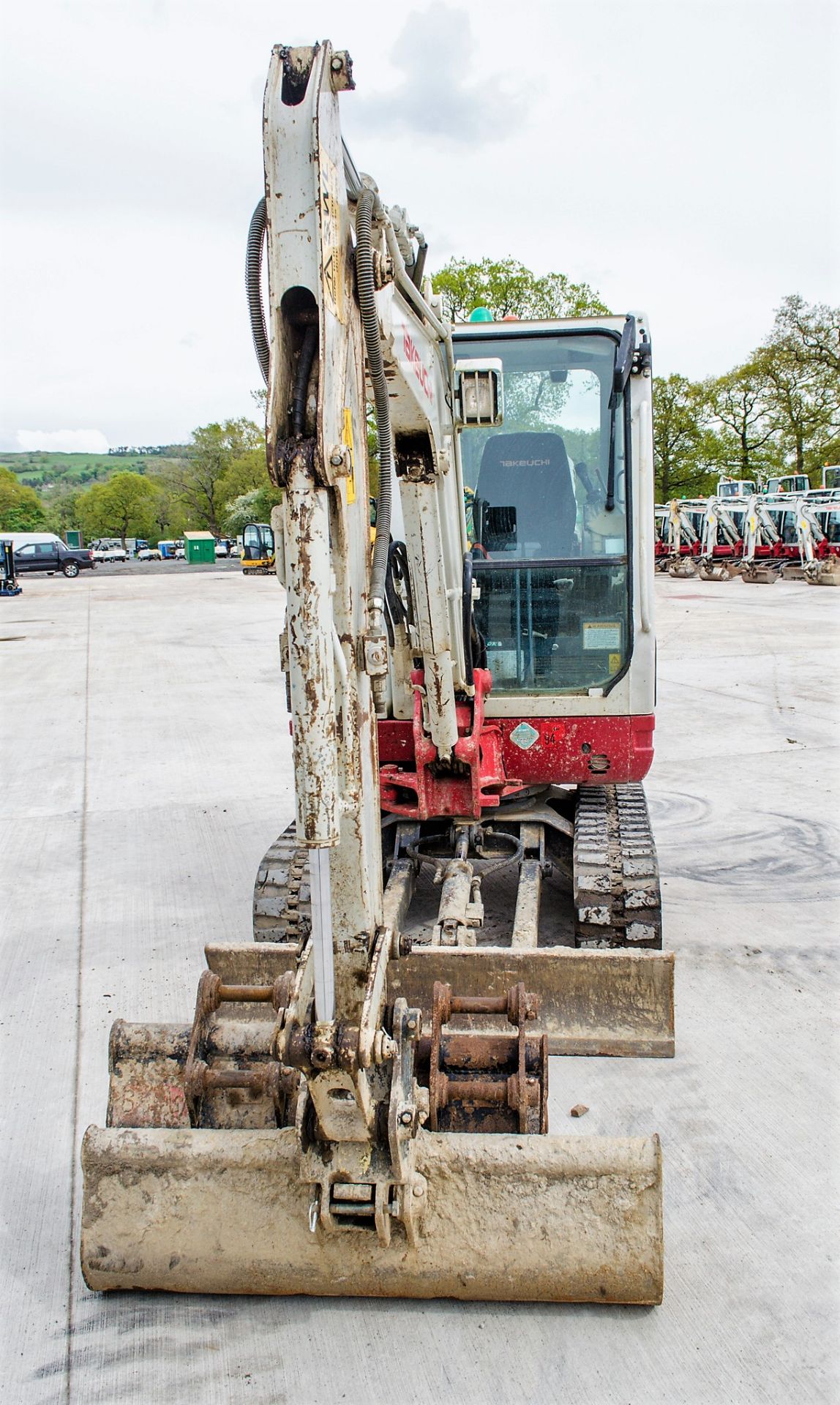 Takeuchi TB228 2.8 tonne rubber tracked mini excavator Year: 2015 S/N: 122804180 Recorded Hours: - Image 8 of 22