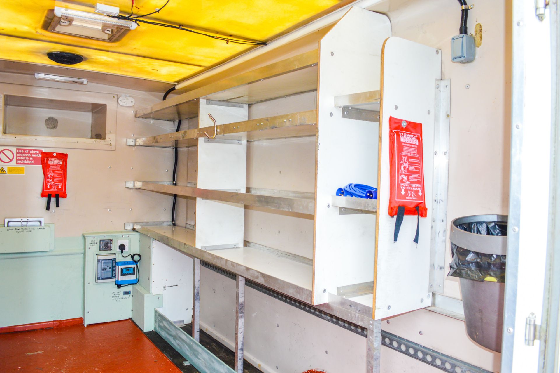 Mobile welfare unit Comprising of: Canteen and cooking area and gas bottle storage compartment c/ - Image 7 of 10