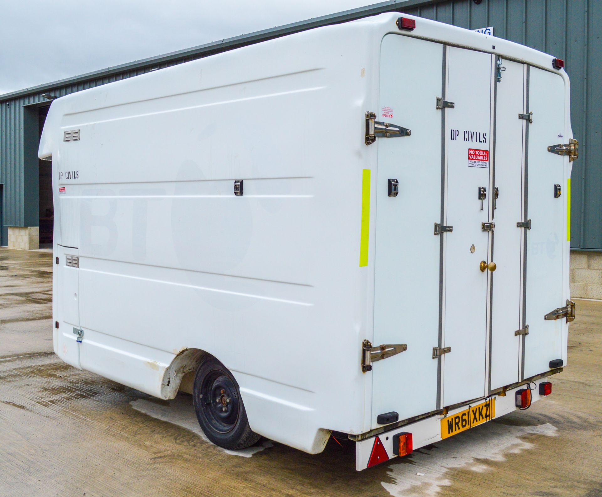 Mobile welfare unit Comprising of: Canteen and cooking area and gas bottle storage compartment c/ - Image 3 of 10