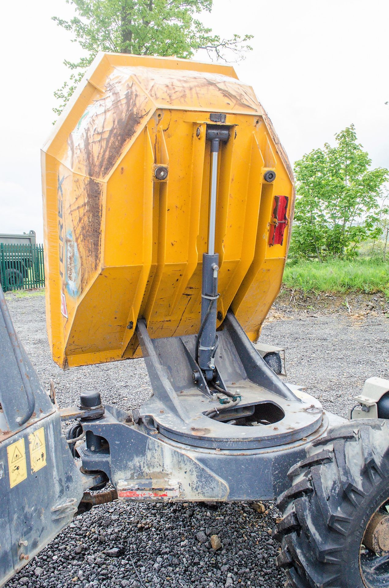 Terex TA3s 3 tonne swivel skip dumper Year: 2014 S/N: Recorded Hours: 1199 A644686 - Image 10 of 19