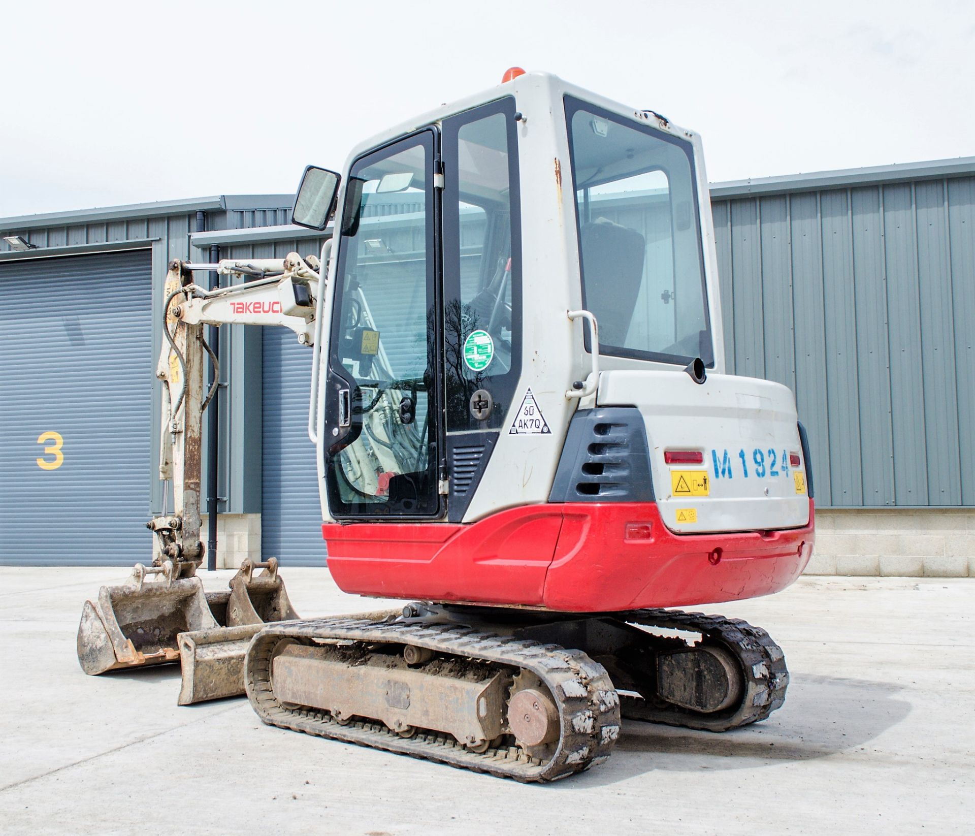 Takeuchi TB228 2.8 tonne rubber tracked mini excavator Year: 2015 S/N: 122804169 Recorded Hours: - Image 5 of 22