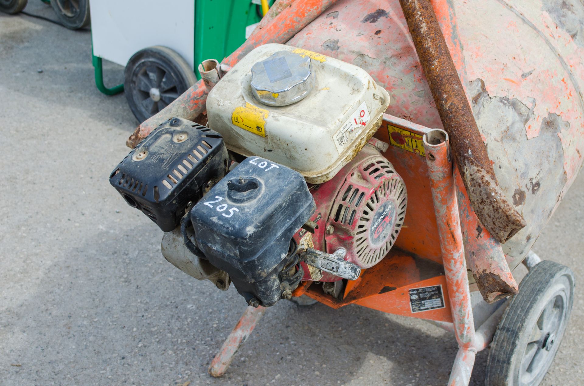 Belle Minimix 150 petrol driven site mixer ** Handle missing ** - Image 3 of 3