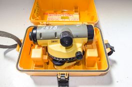 Topcon AT-G6 automatic level c/w carry case 13040203