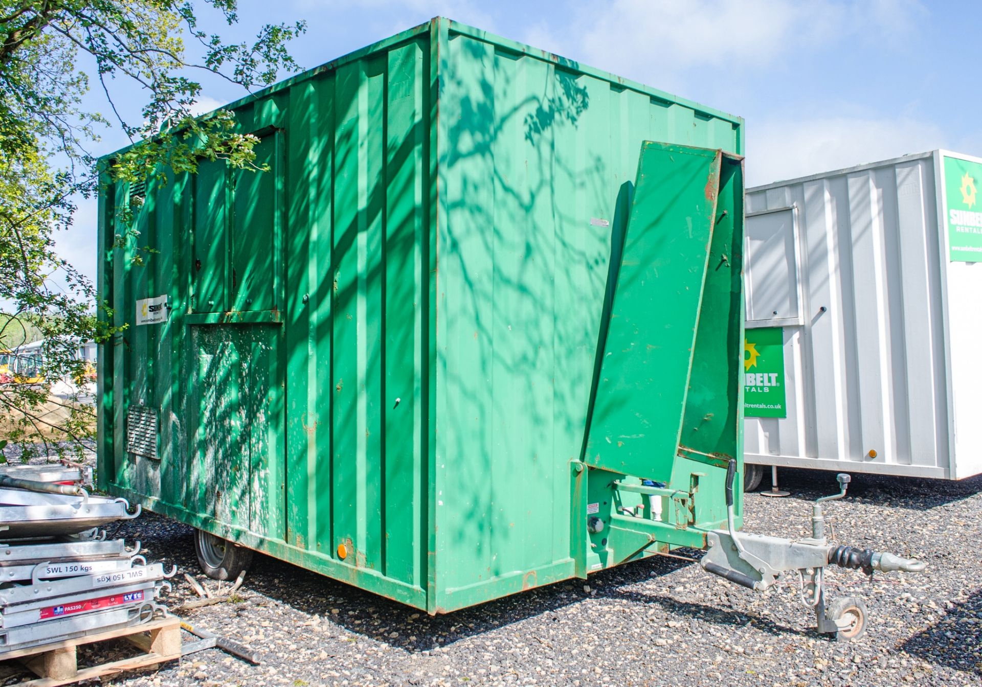 Groundhog 12 ft x 8 ft mobile welfare unit Comprising of: canteen area, toilet & generator room - Image 3 of 11