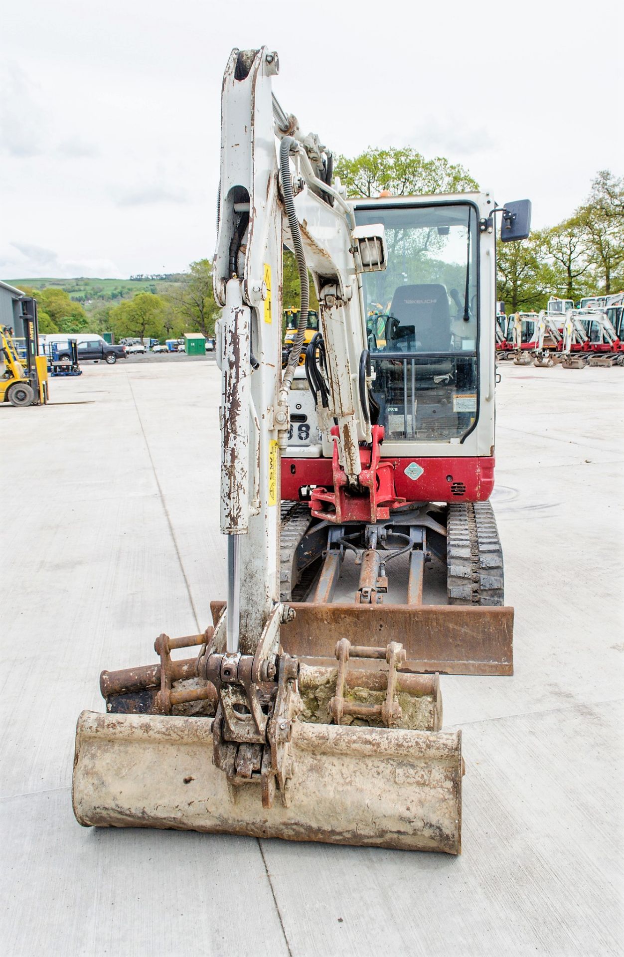 Takeuchi TB228 2.8 tonne rubber tracked mini excavator Year: 2015 S/N: 122804283 Recorded Hours: Not - Image 8 of 22