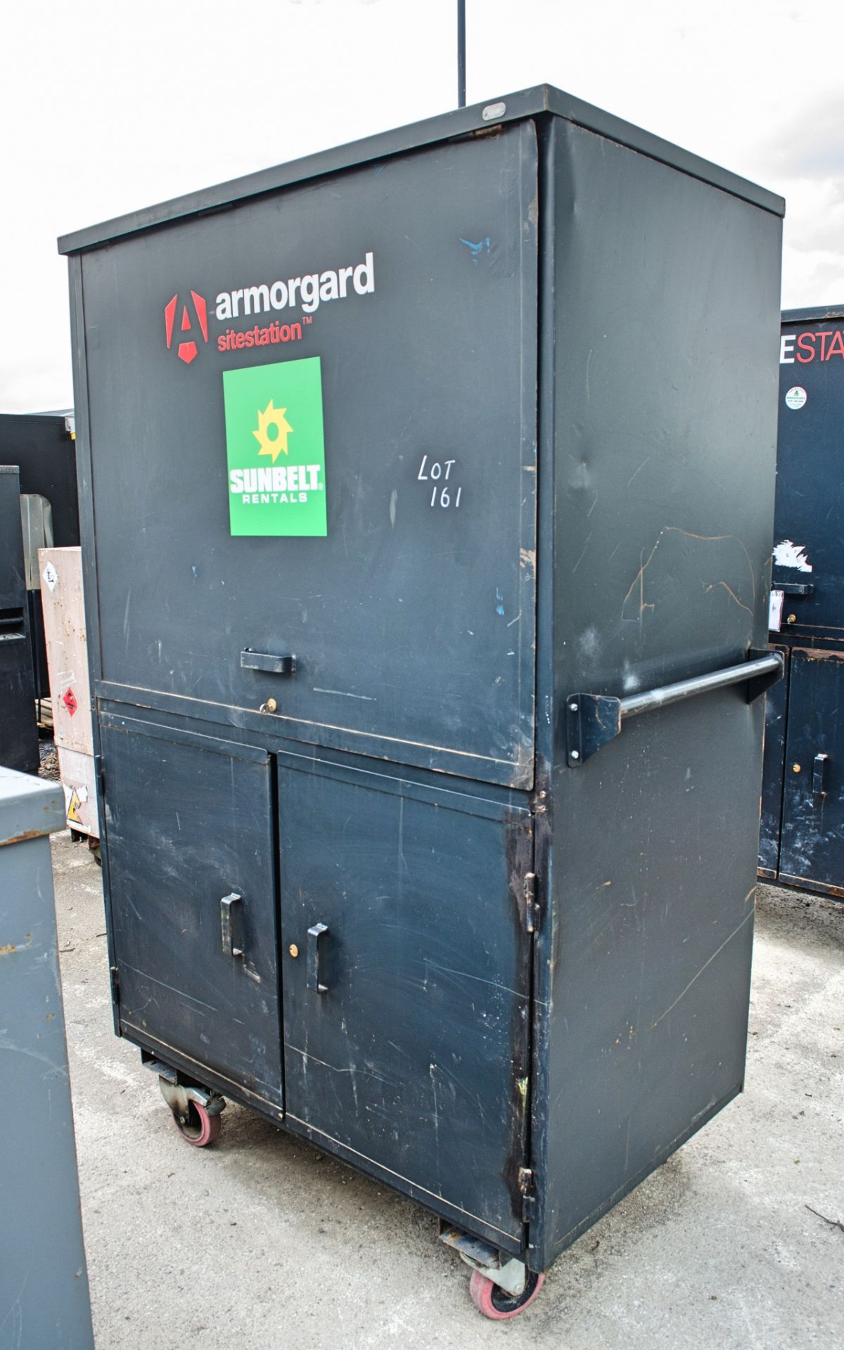 Armorgard steel site station cabinet c/w keys A755451