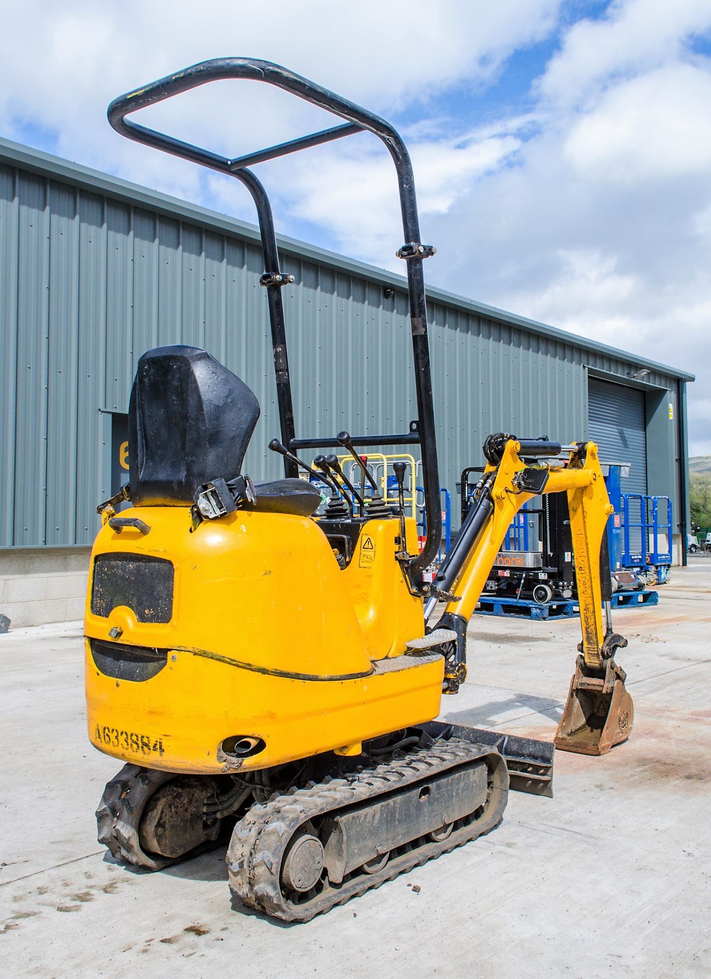 JCB 8008 0.8 tonne rubber tracked micro excavator Year: 2014 S/N: 2410611 Recorded Hours: 1309 - Image 4 of 18