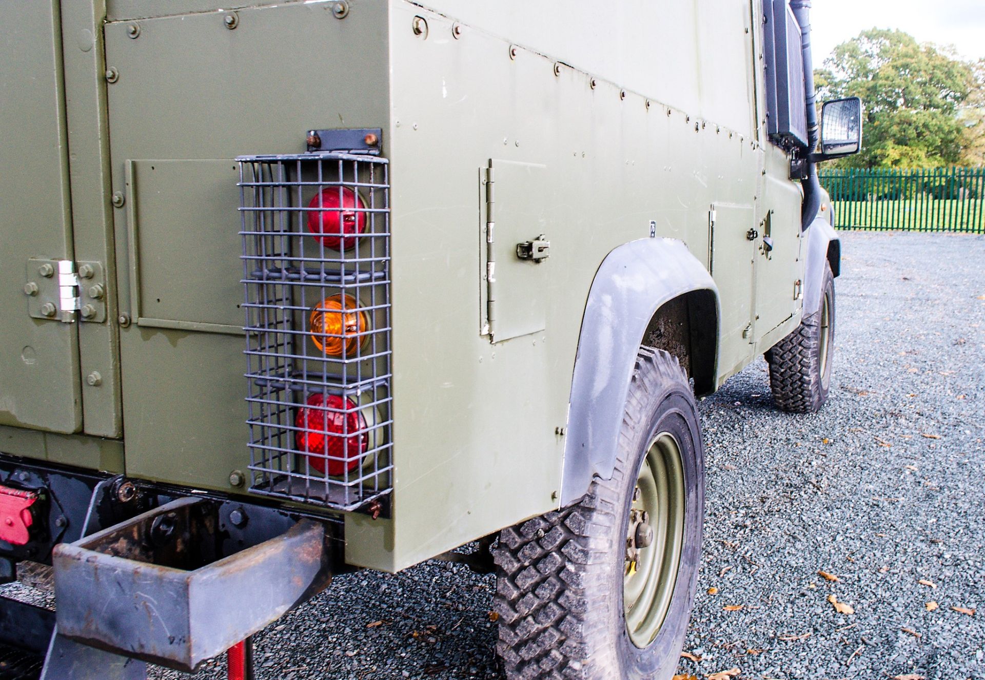 Land Rover Defender 110 300 TDi Snatch armoured 4WD utility vehicle (Ex MOD) In Service Registration - Image 12 of 27