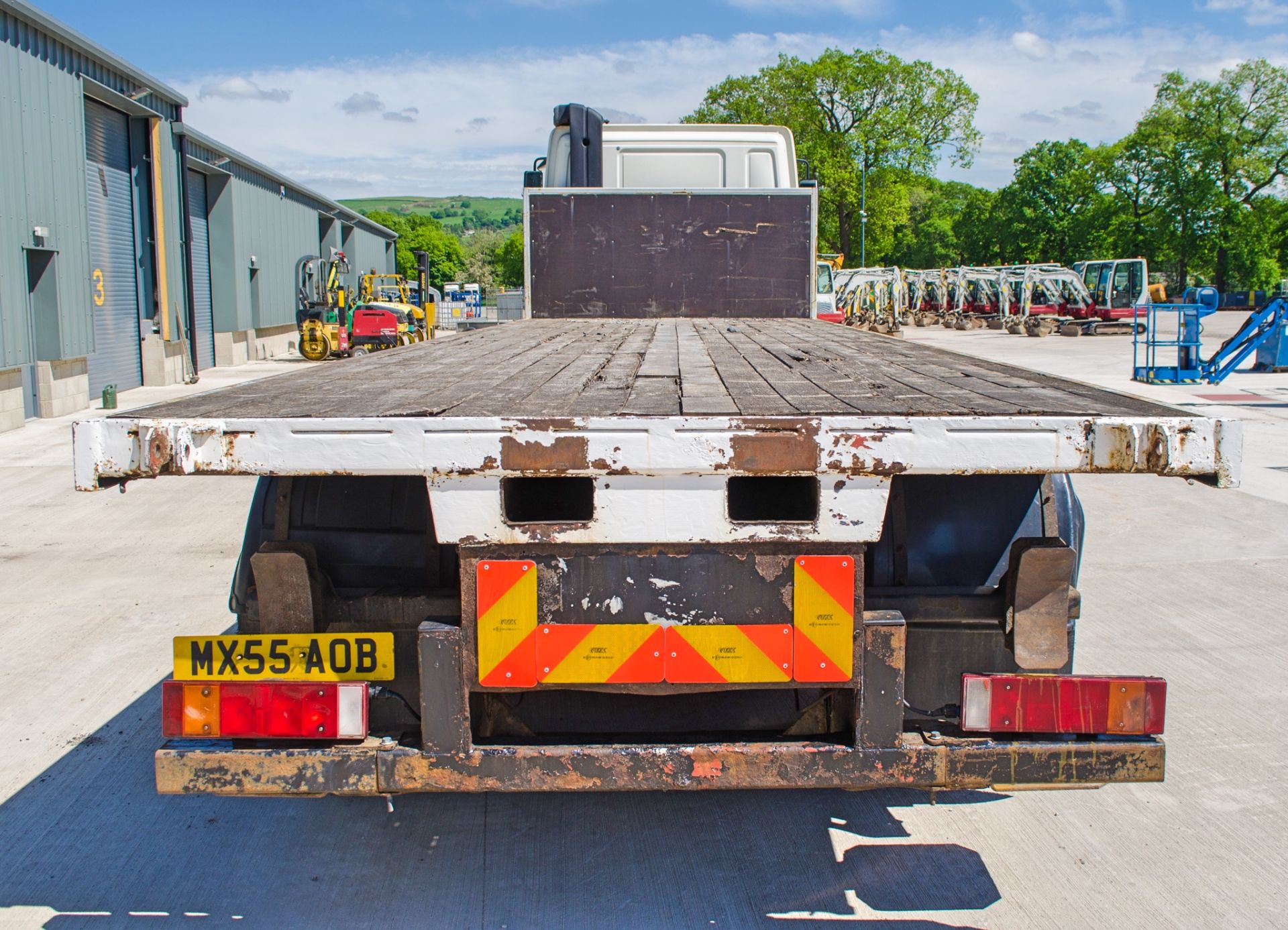 Foden 385 32 tonne 8 wheel flat bed lorry Registration Number: MX55 AOB Date of registration: 02/ - Image 6 of 17