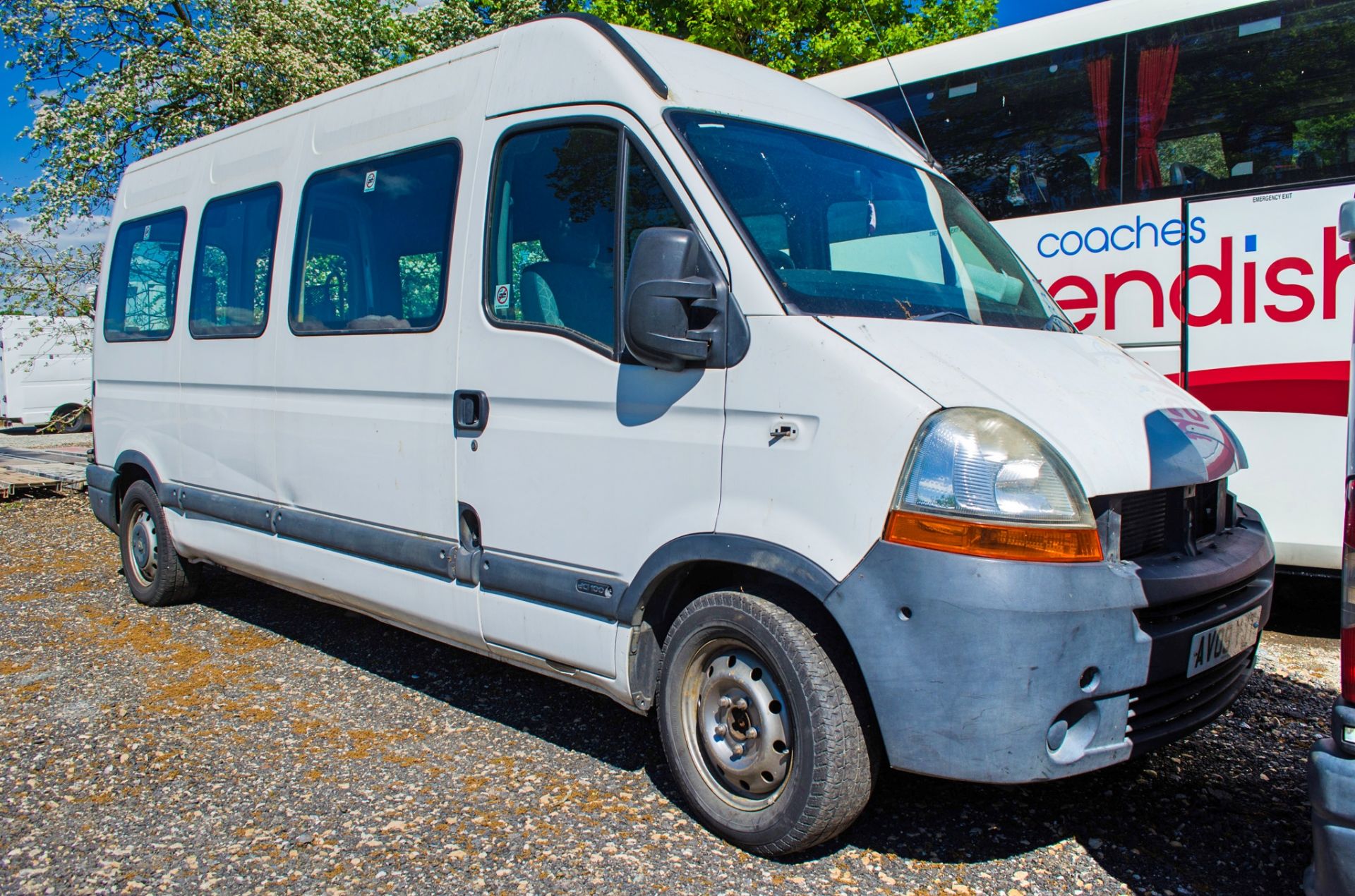 Renault Master LM35 DCi 100 minibus Registration Number: AV09 YJT Date of Registration: 32/07/2009 - Image 2 of 11