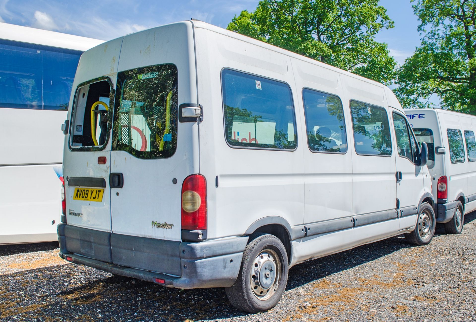 Renault Master LM35 DCi 100 minibus Registration Number: AV09 YJT Date of Registration: 32/07/2009 - Image 3 of 11