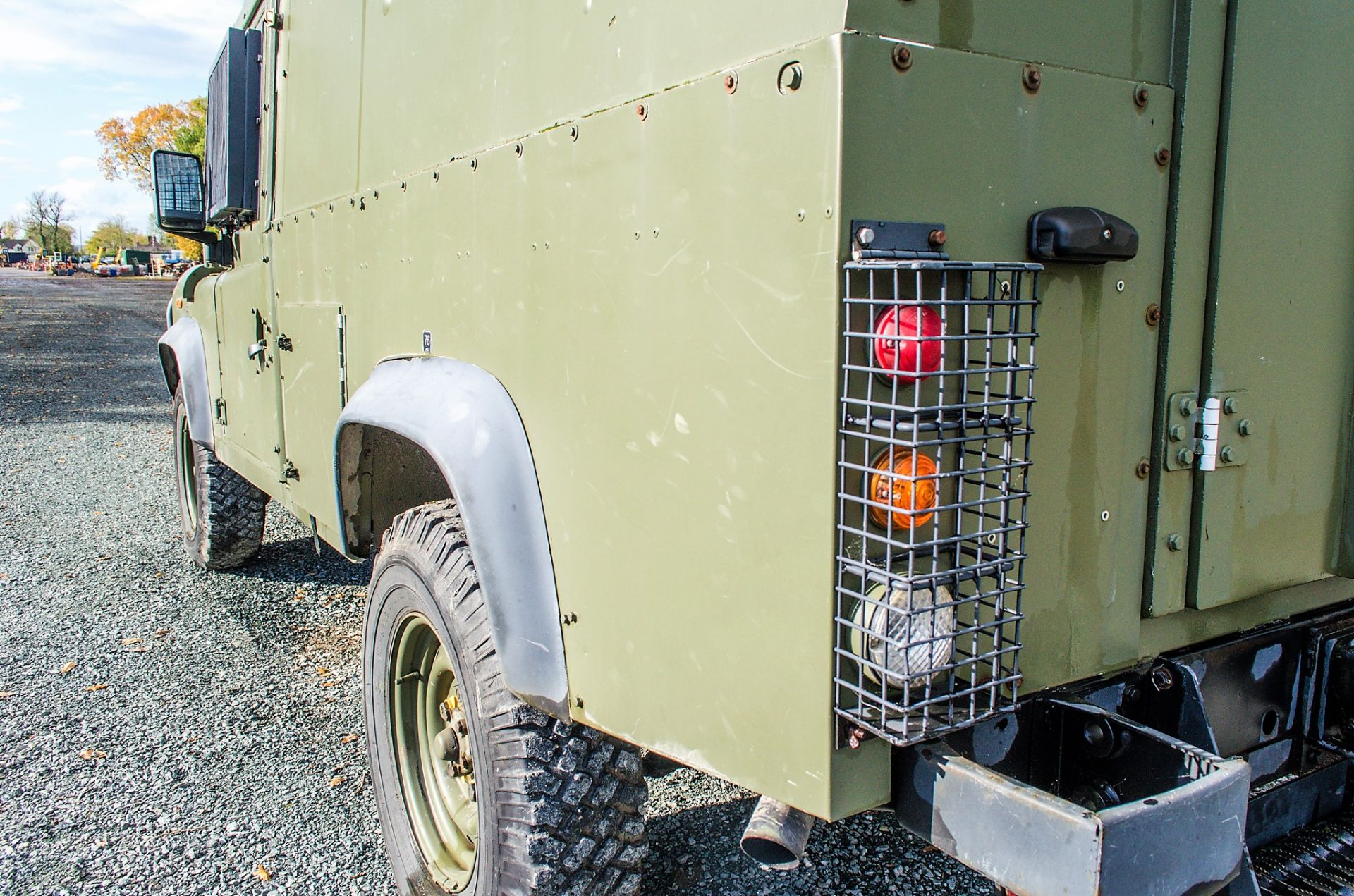 Land Rover Defender 110 300 TDi Snatch armoured 4WD utility vehicle (Ex MOD) In Service Registration - Image 10 of 27