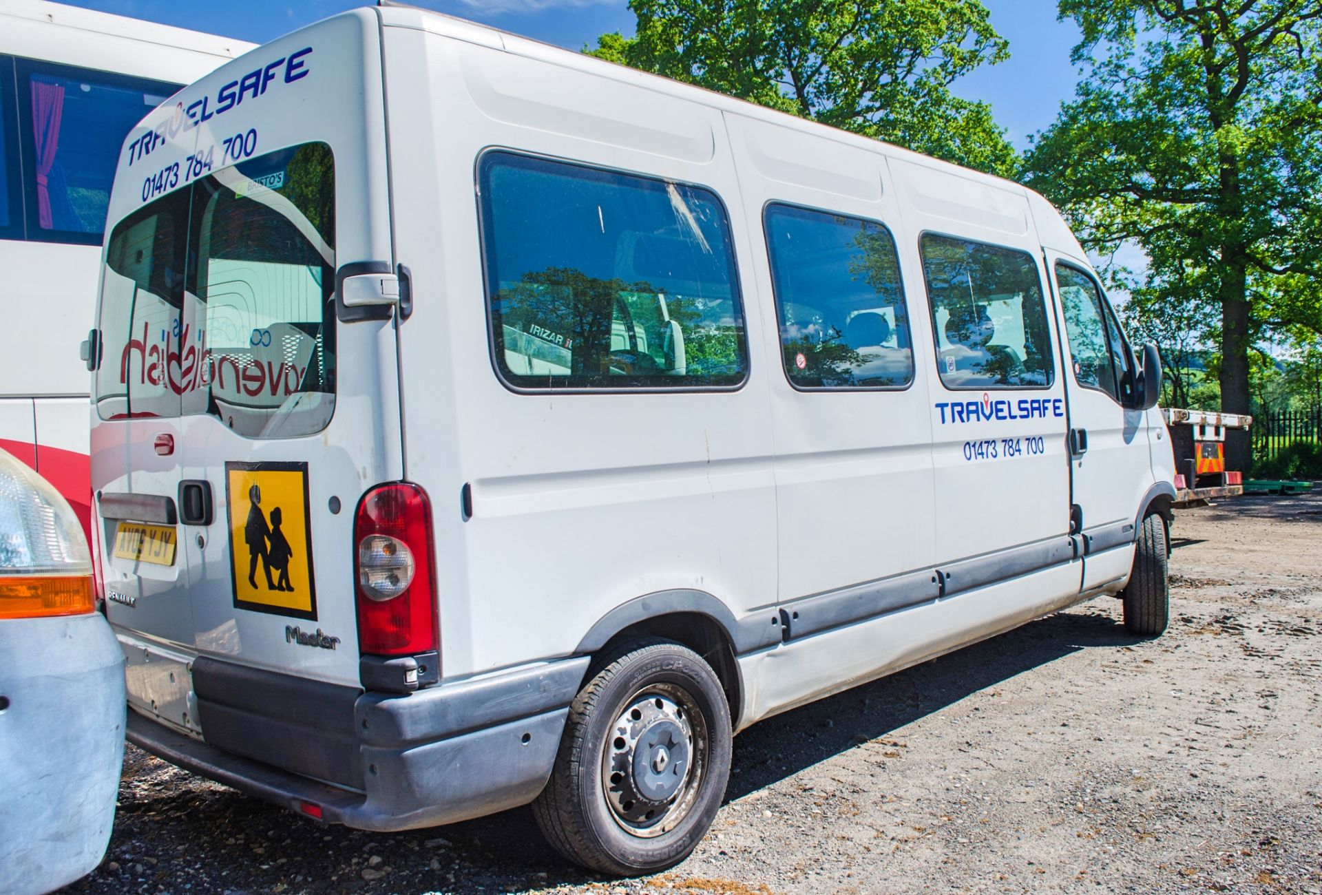 Renault Master LM35 DCi 100 minibus Registration Number: AV09 YJY Date of Registration: 32/07/2009 - Image 3 of 13