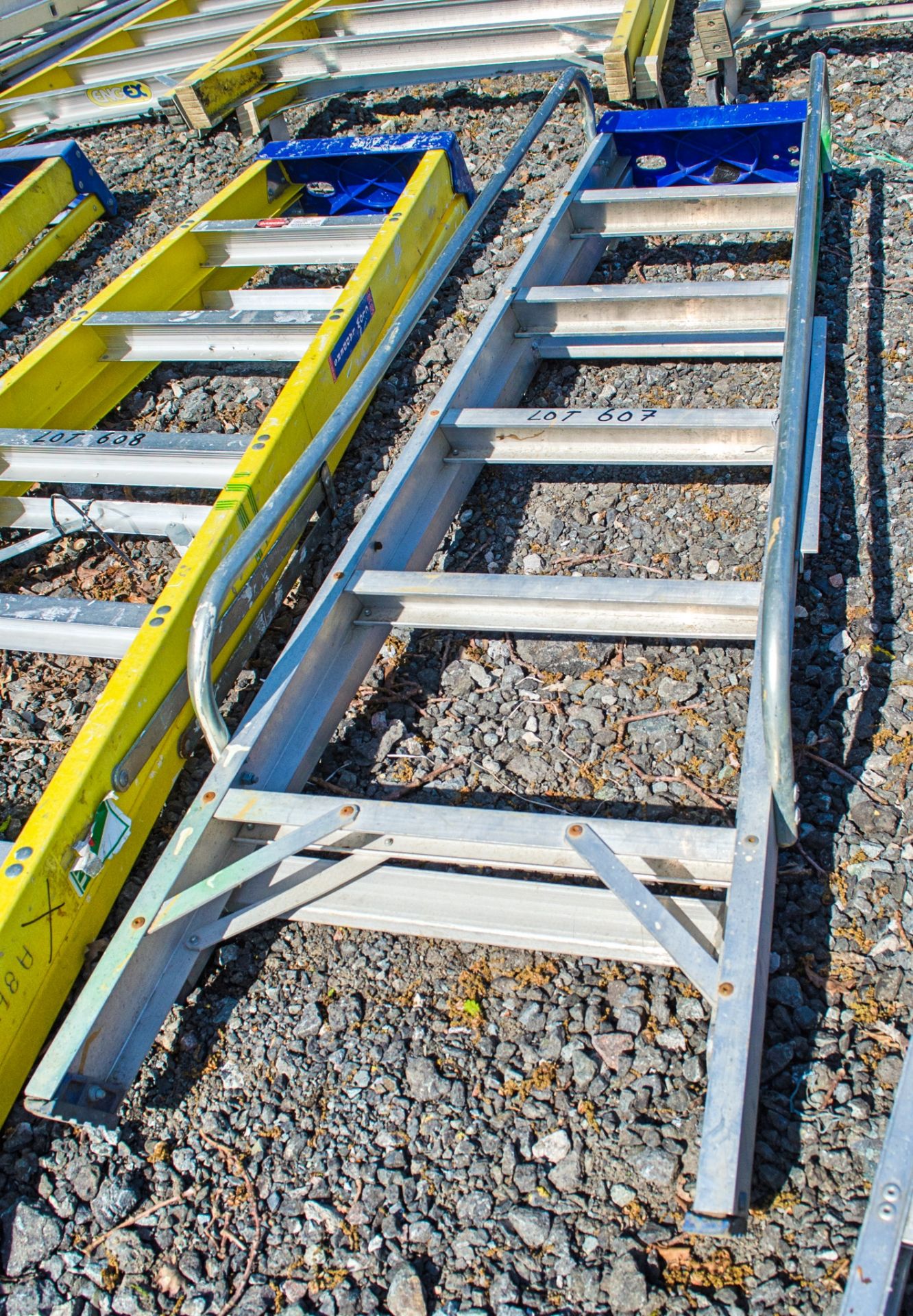 Clow 6 tread aluminium step ladder A1083306