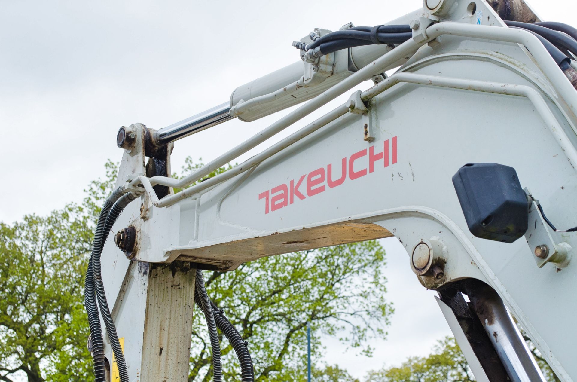 Takeuchi TB260 6 tonne rubber tracked excavator Year: 2014 S/N: 126000397 Recorded Hours: 3886 - Image 13 of 15